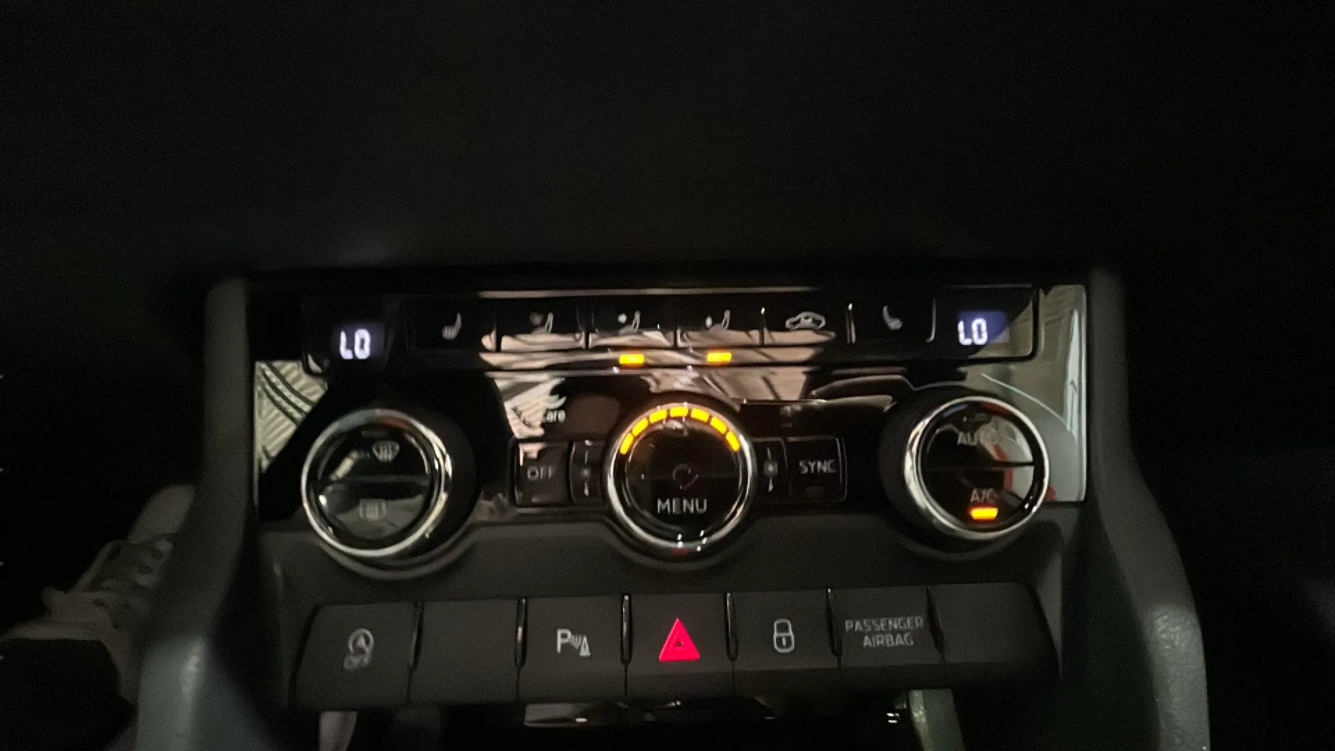 Škoda Karoq 1.5 TSI DSG ACT Sportline - foto 17