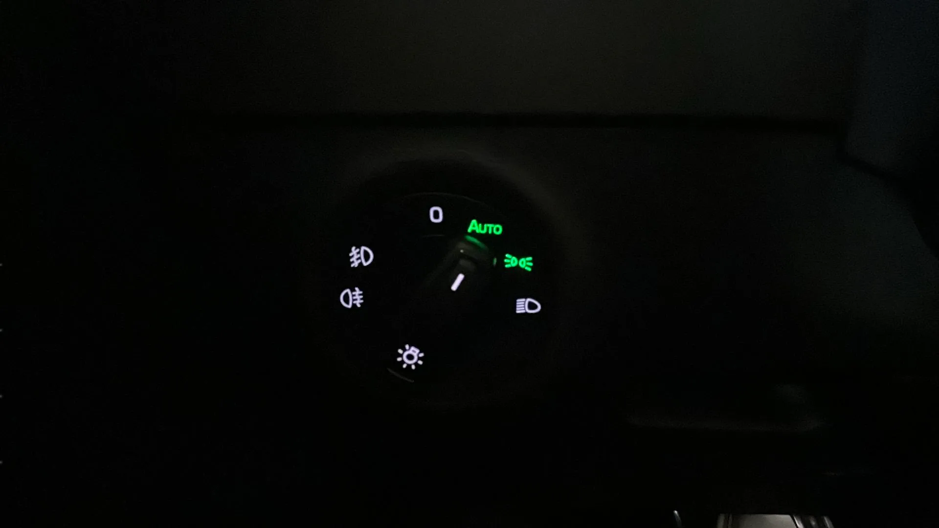 Škoda Karoq 1.5 TSI DSG ACT Sportline - foto 18