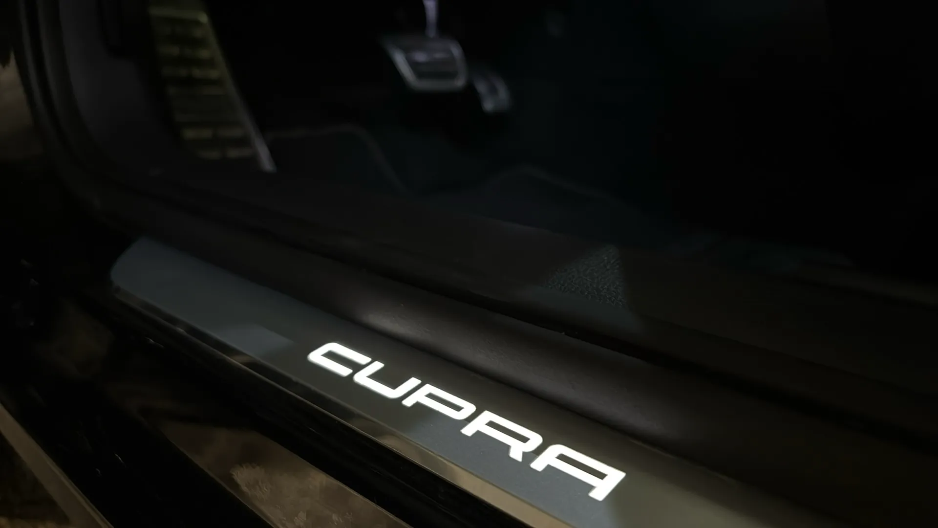 Cupra Ateca 2.0 TSI 4Drive DSG - foto 20