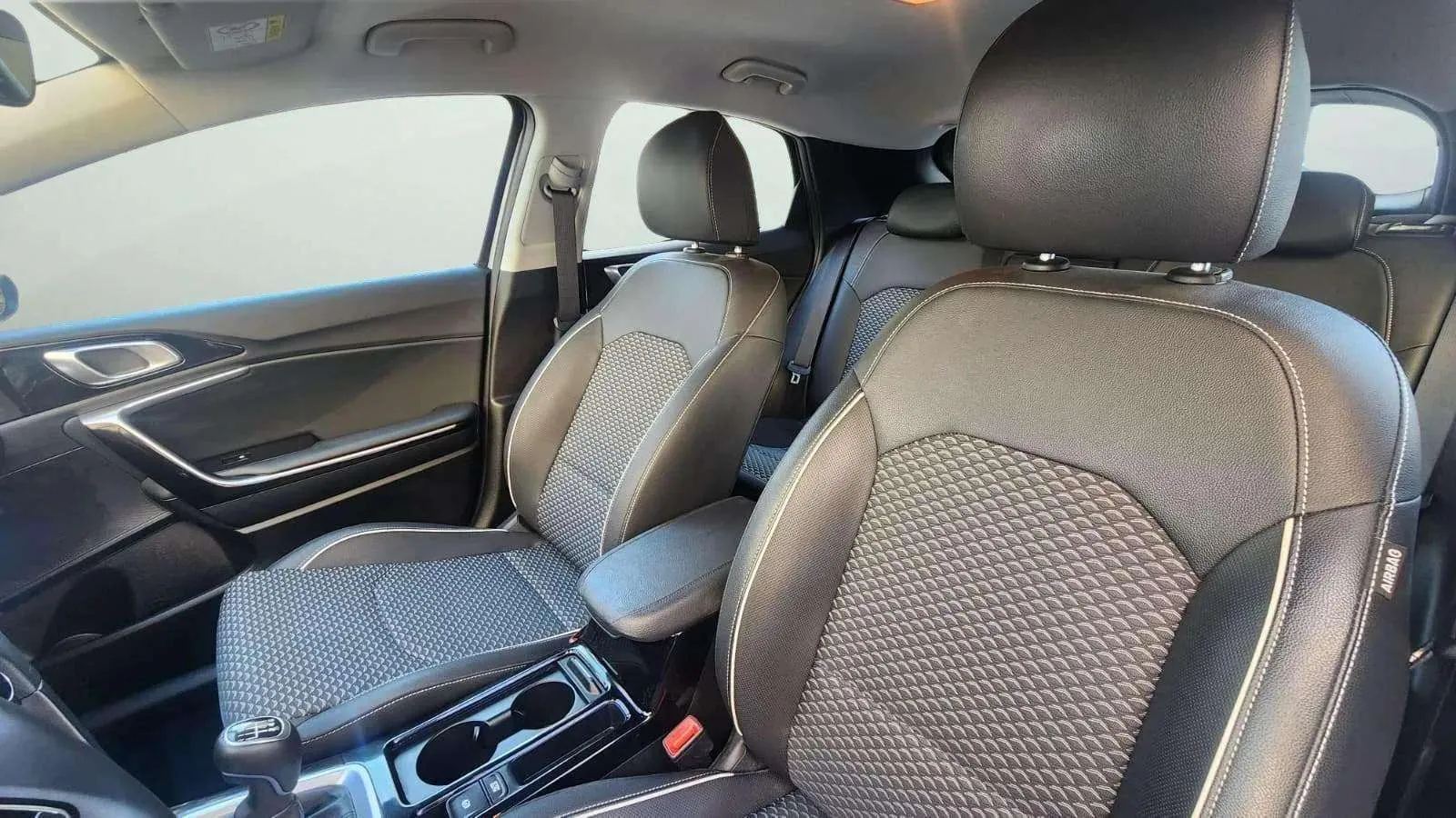 Kia XCeed 1.5 MHEV iMT Drive - foto 23
