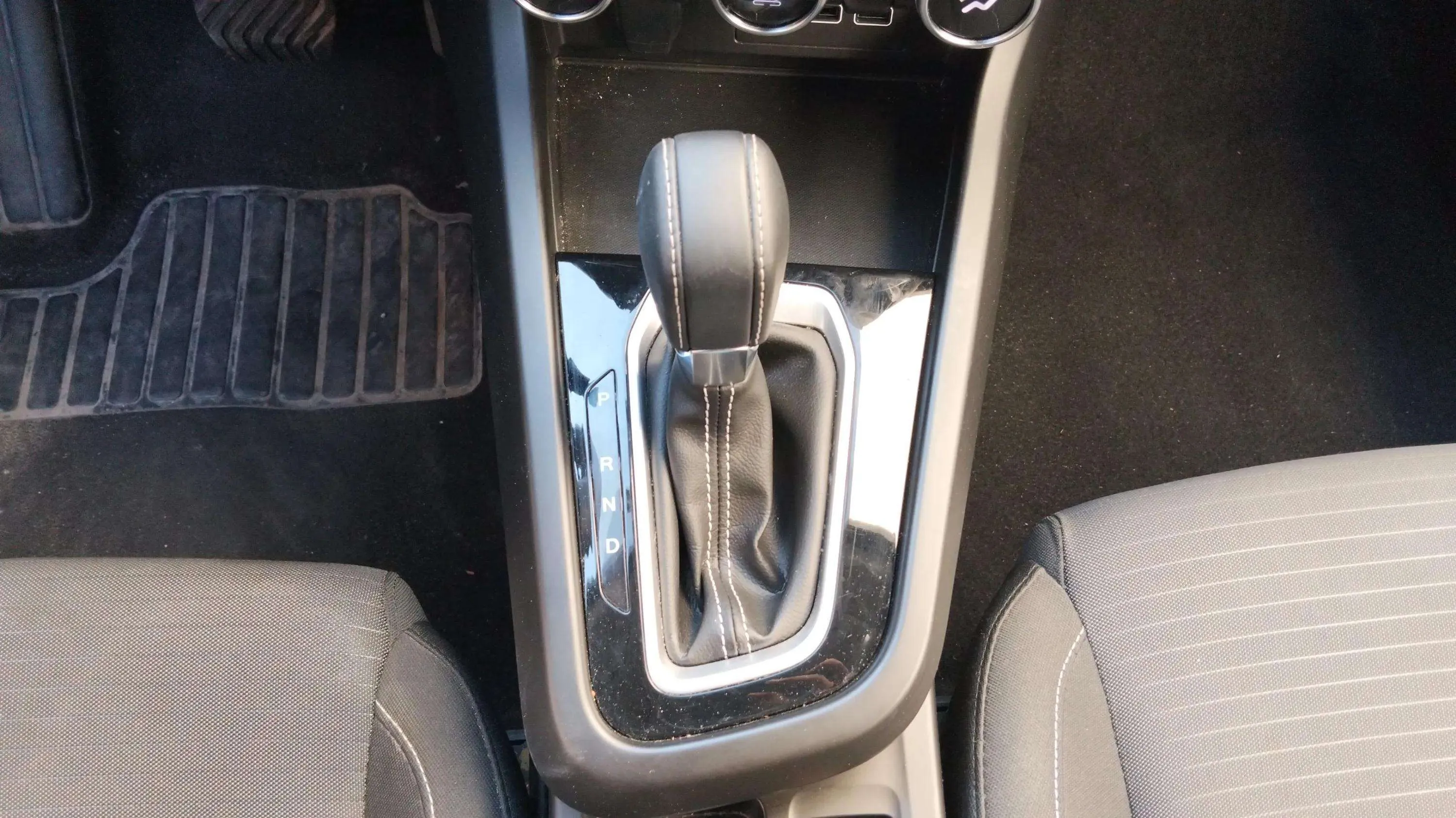 Renault Arkana Evolution TCe EDC mild hybr - foto 12