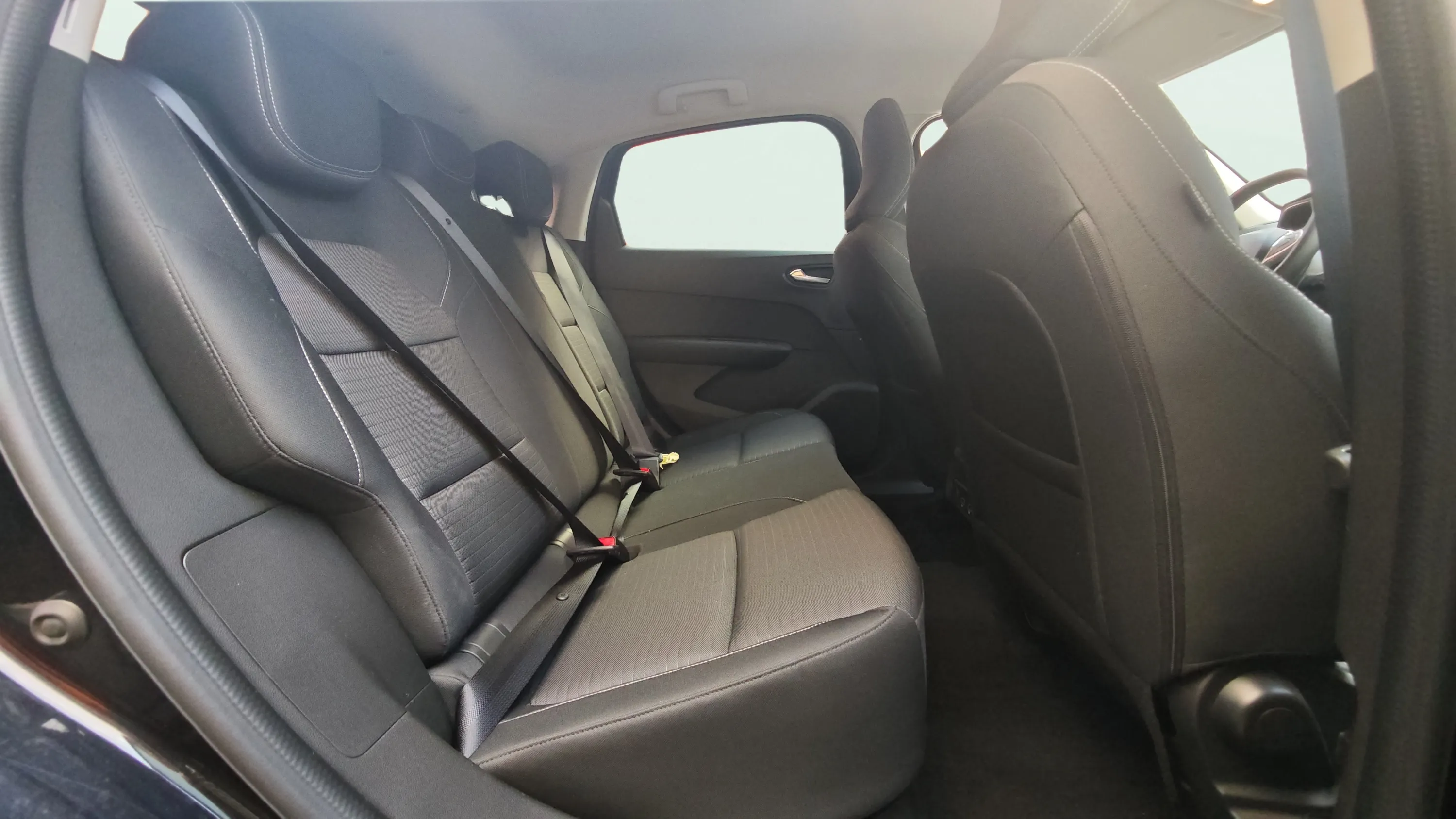 Renault Arkana Evolution TCe EDC mild hybr - foto 11