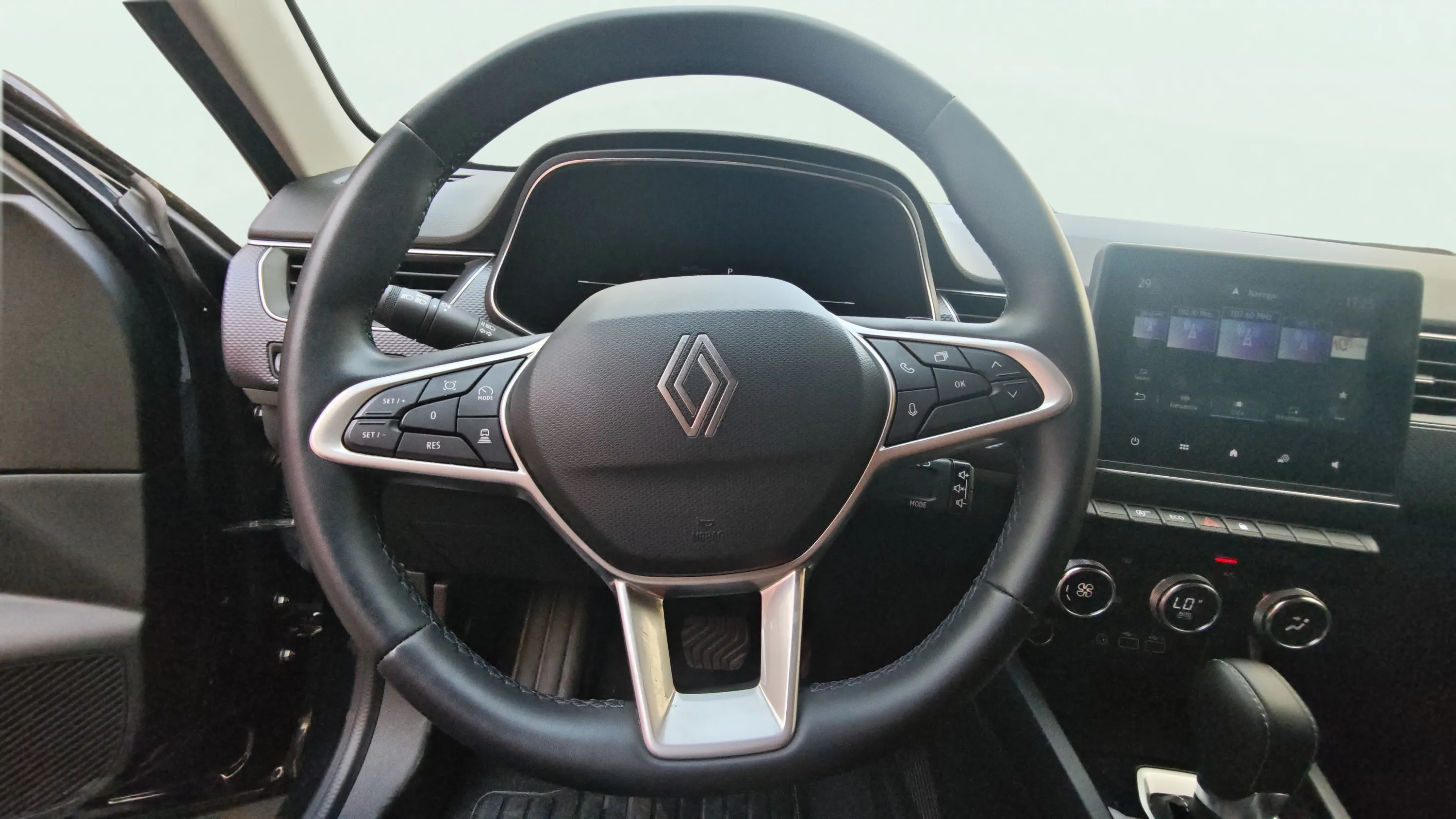 Renault Arkana Evolution TCe EDC mild hybr - foto 8