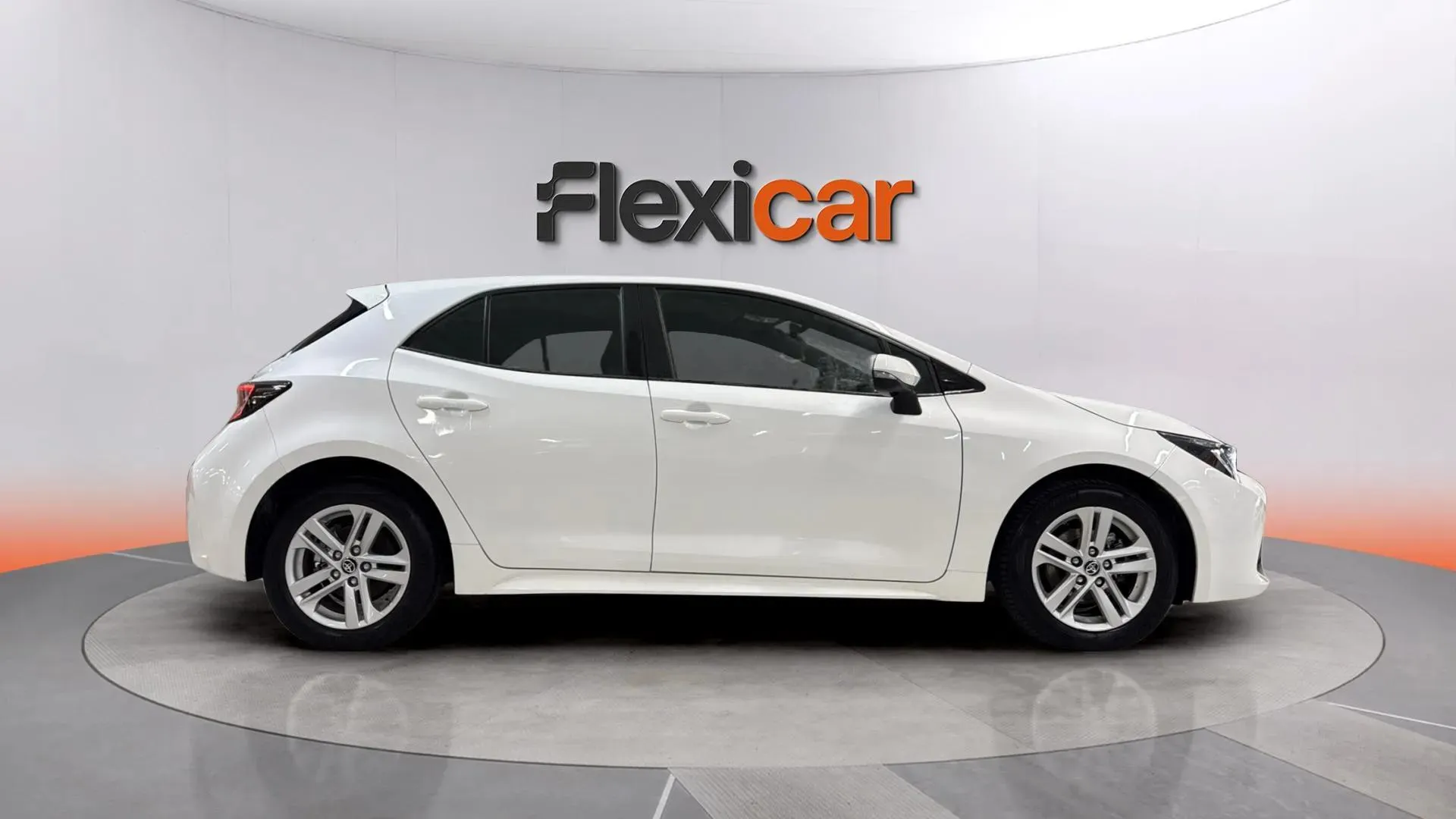 Toyota Corolla 1.8 125H Active Tech E-CVT - foto 6