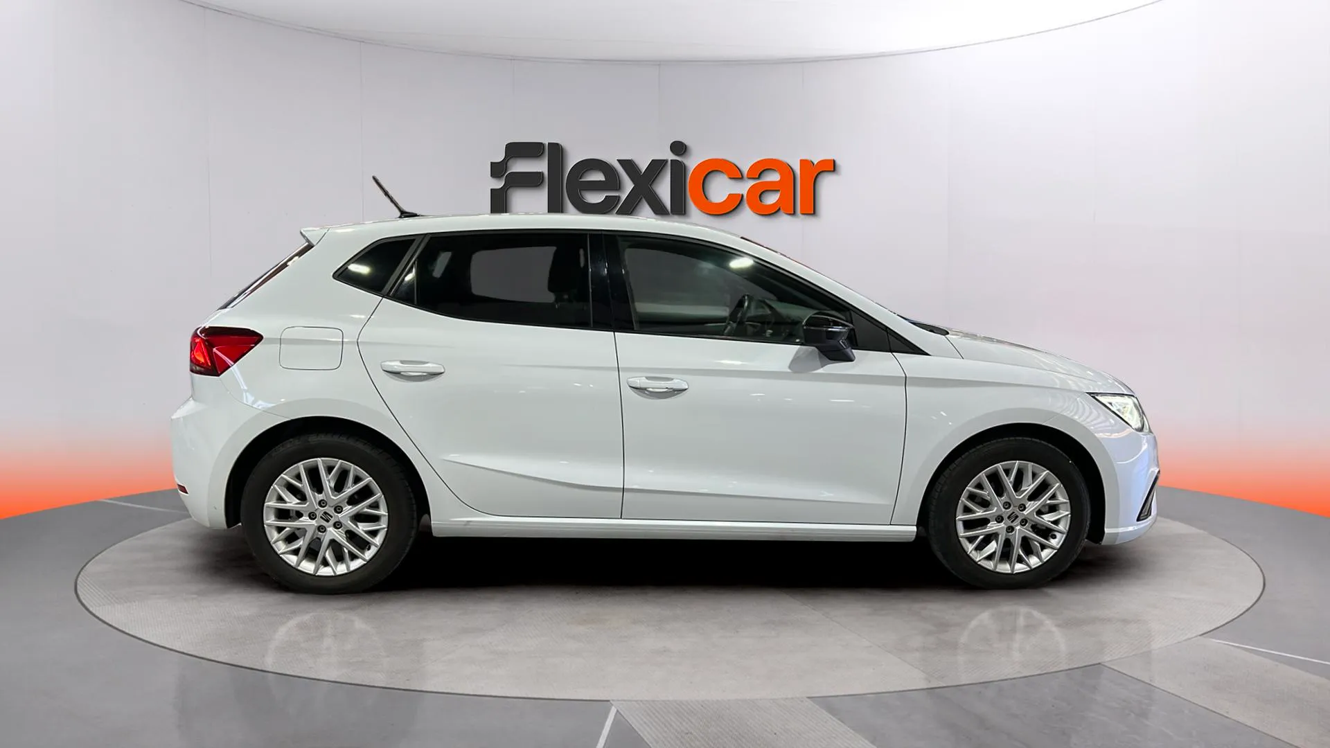 SEAT Ibiza 1.0 TSI Reference XL - foto 8