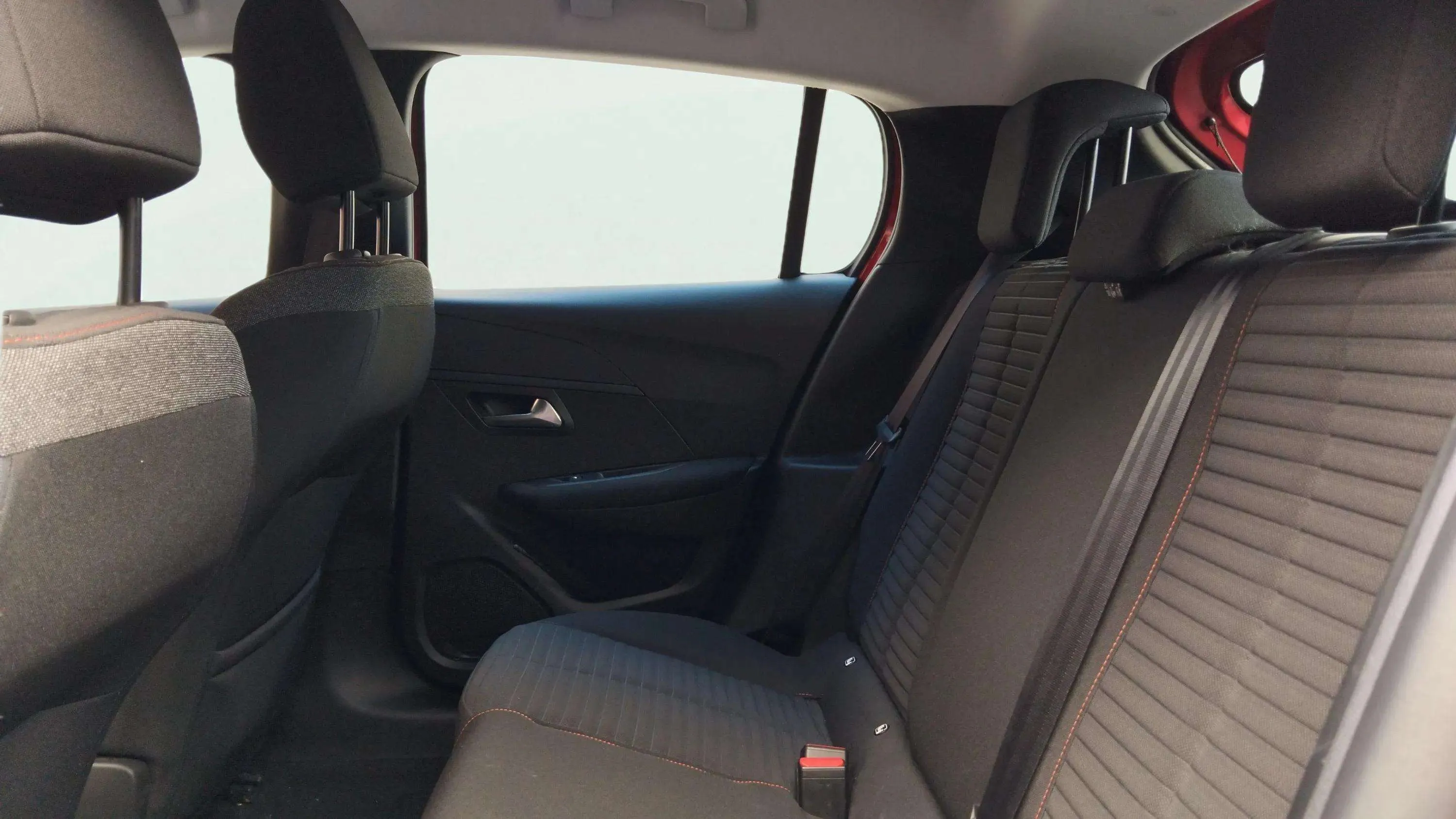 Peugeot 208 PureTech Allure - foto 10