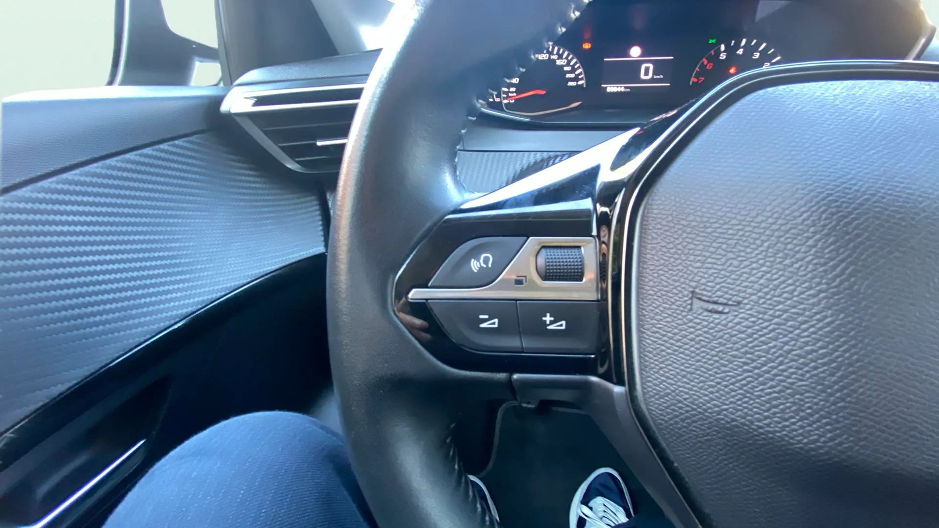 Peugeot 208 PureTech Style - foto 13
