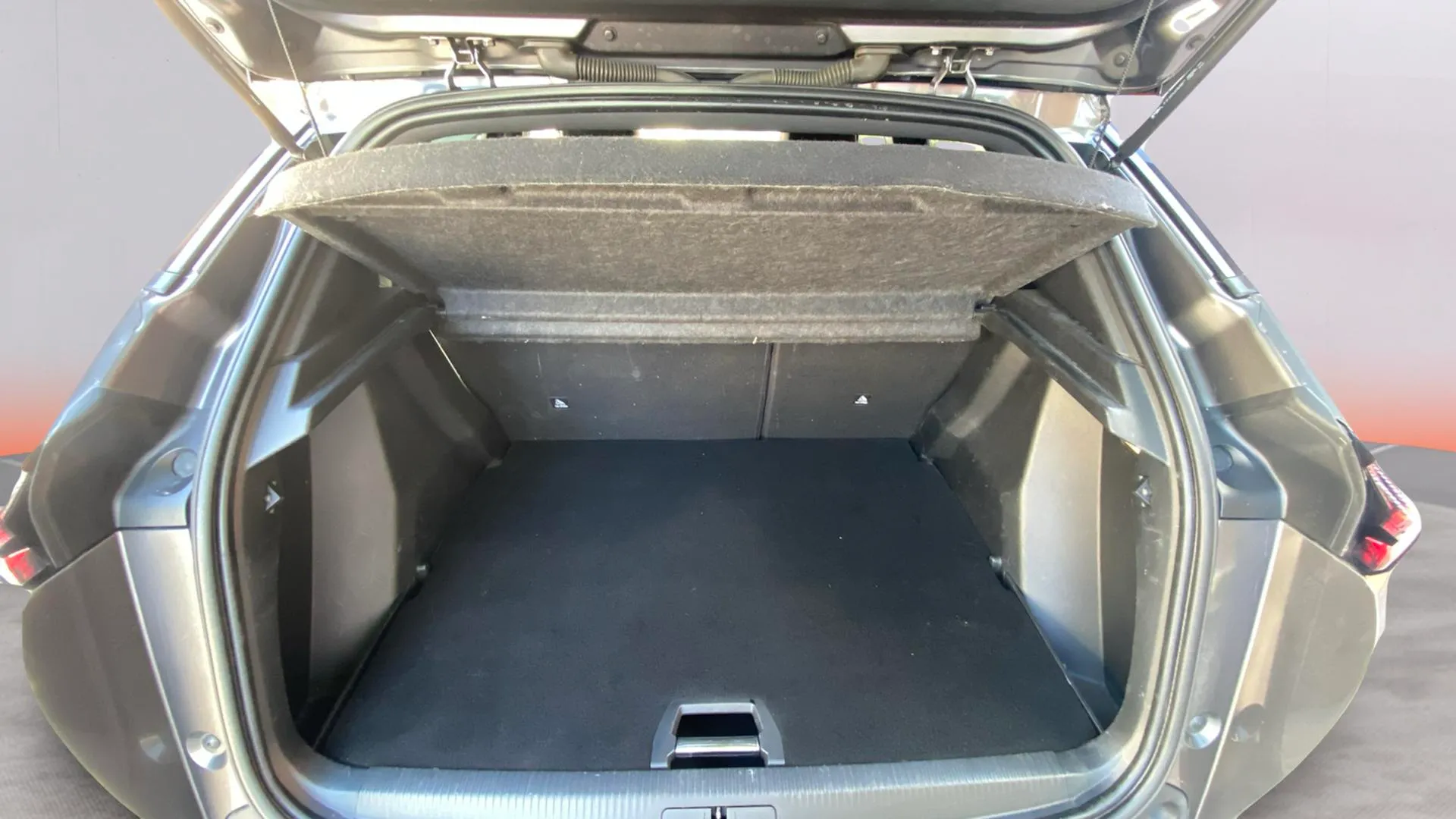 Peugeot 2008 GT Line PureTech 130 BVM6 - foto 6