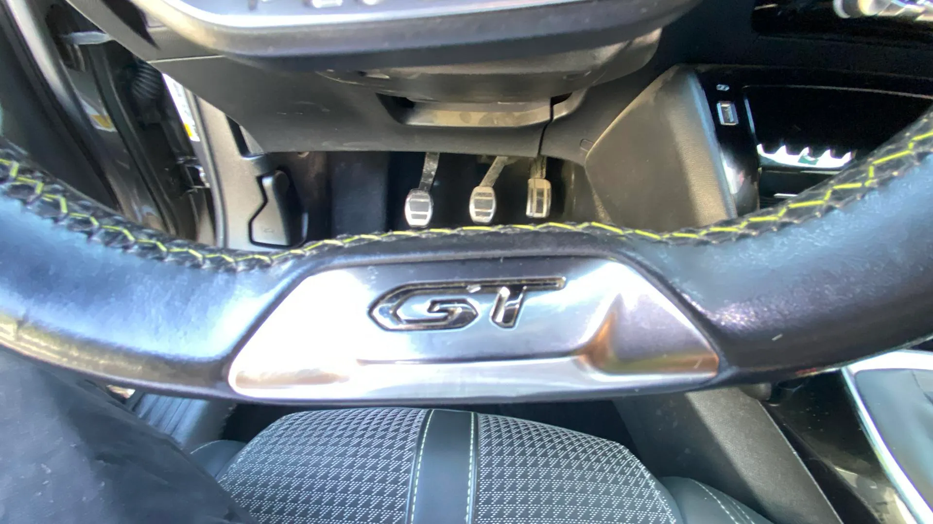 Peugeot 2008 GT Line PureTech 130 BVM6 - foto 16