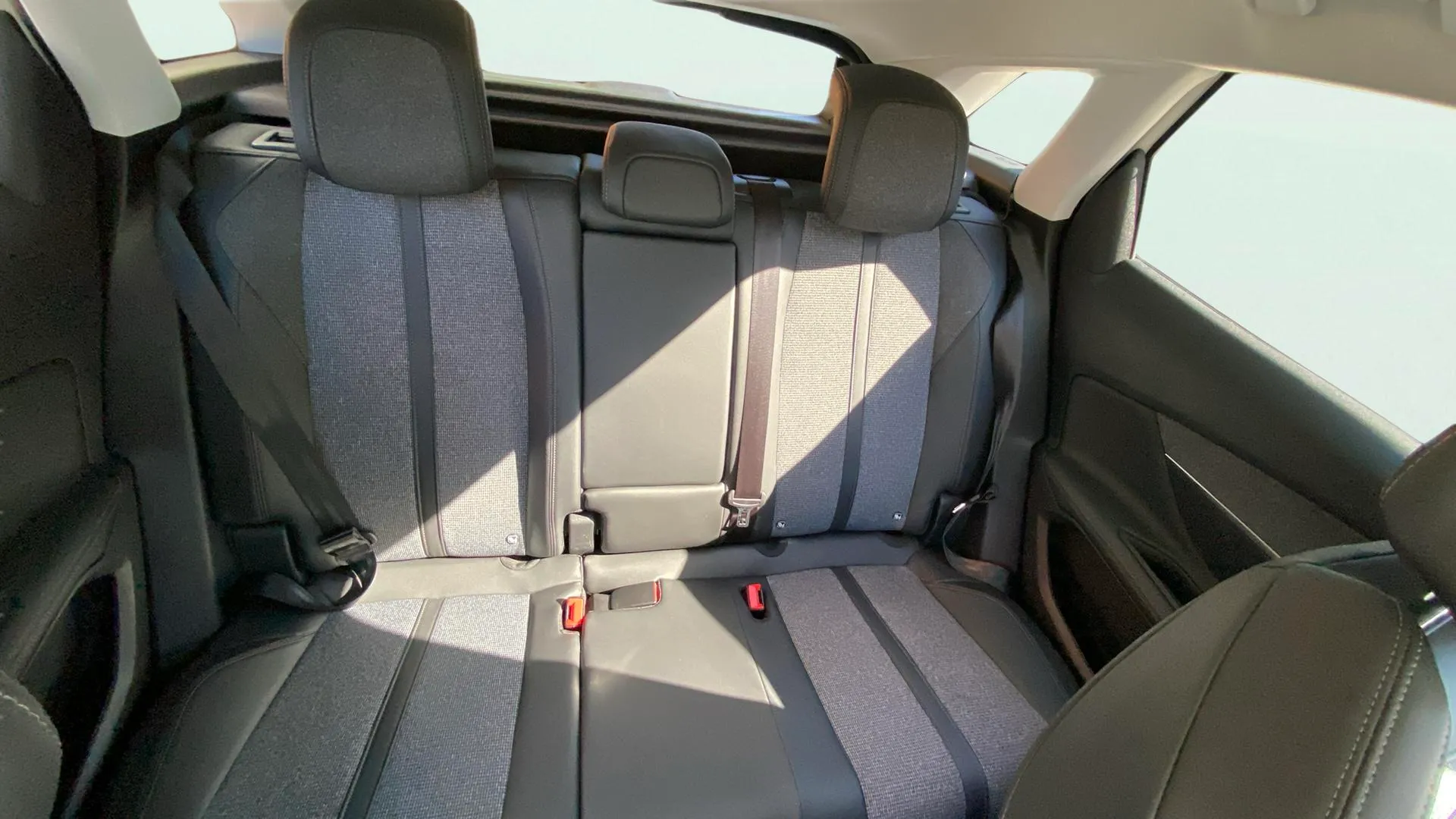 Peugeot 3008 1.2 PureTech Allure EAT8 - foto 14