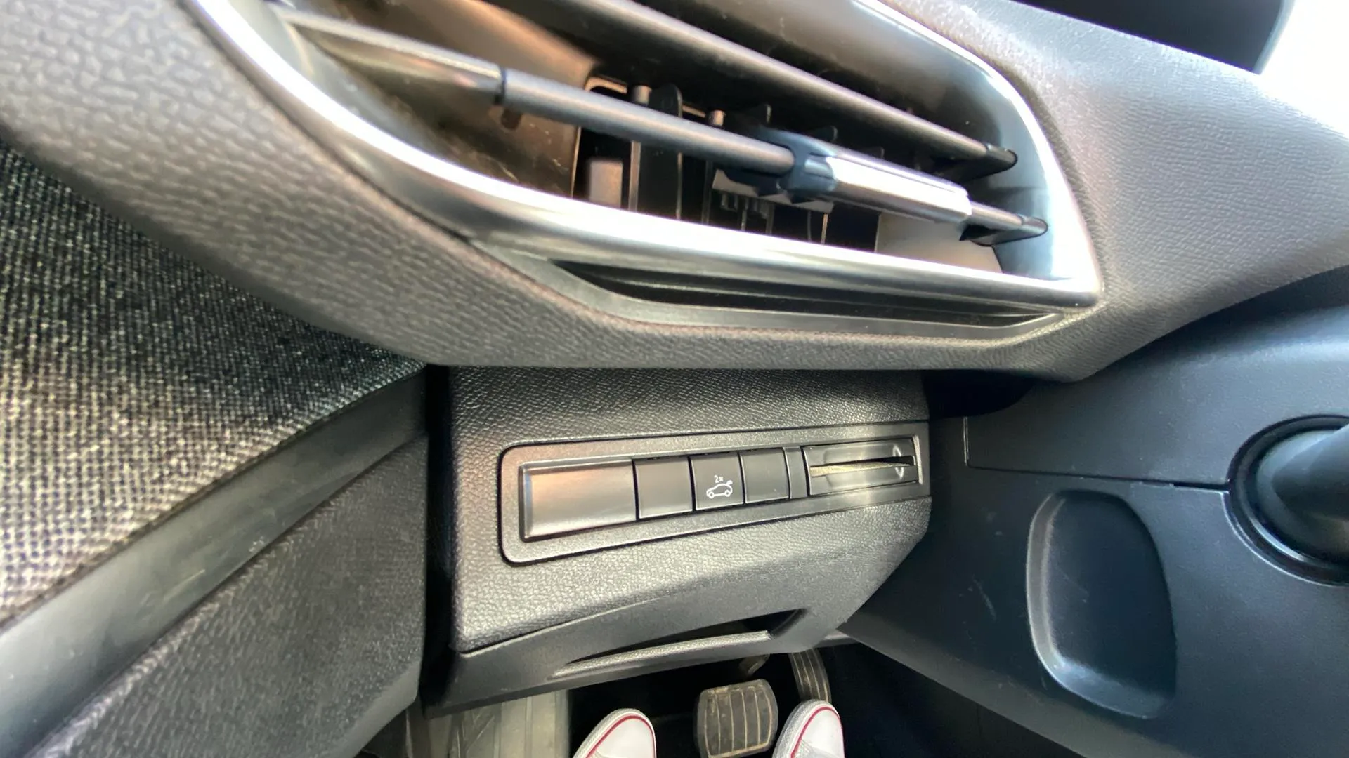 Peugeot 3008 1.2 PureTech Allure EAT8 - foto 19
