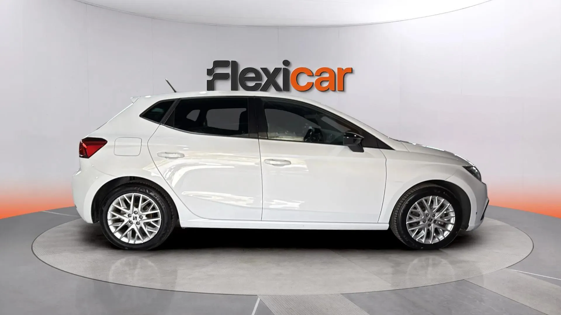 SEAT Ibiza 1.0 TSI Reference XL - foto 8