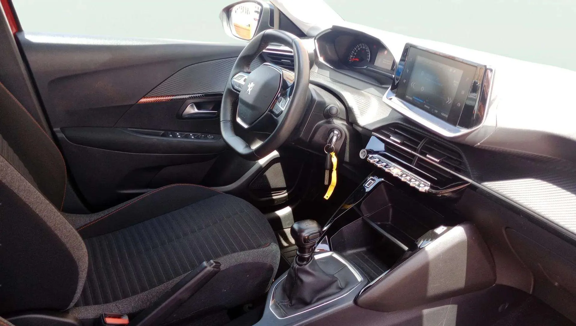 Peugeot 208 PureTech Allure - foto 11