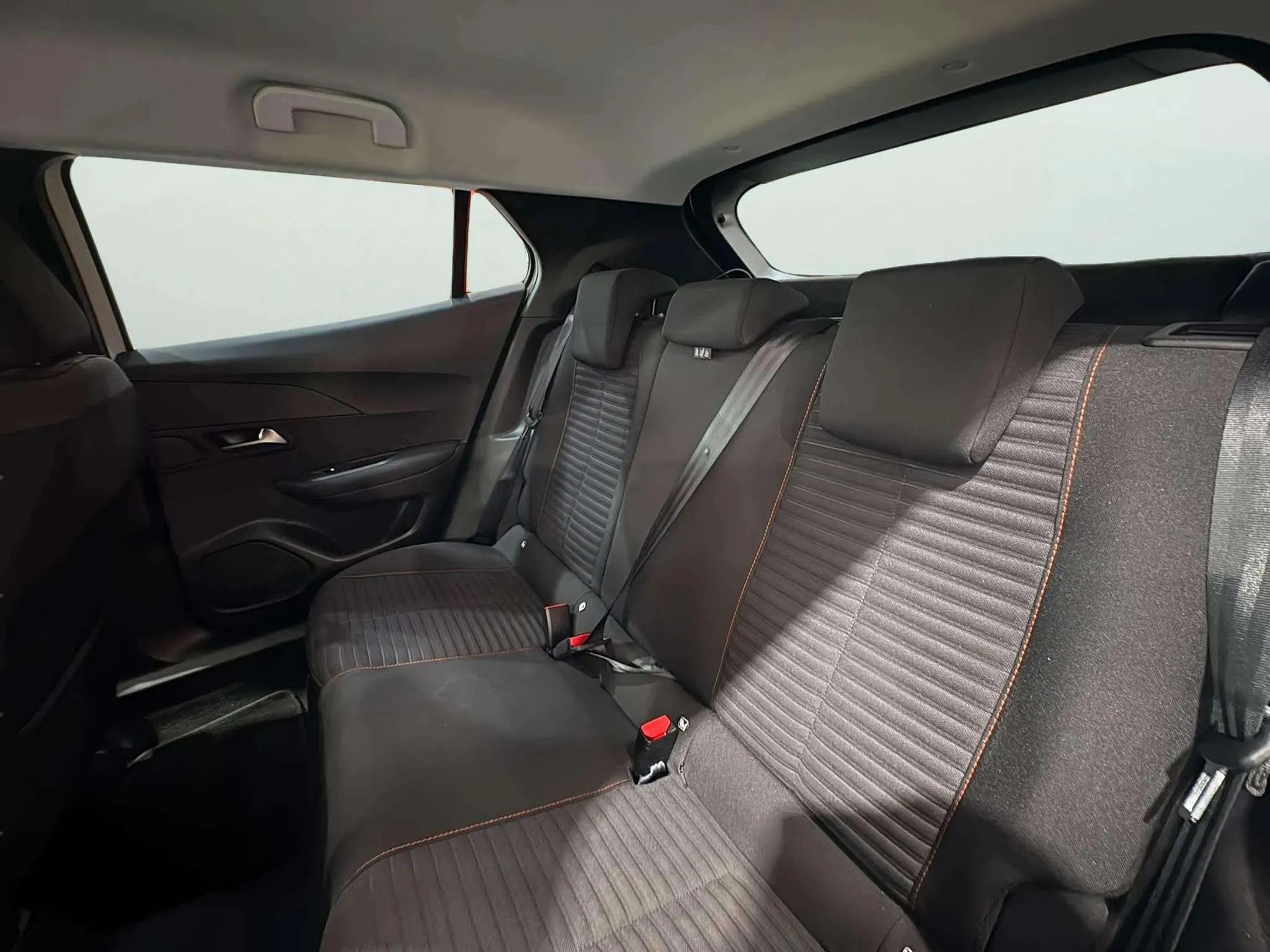 Peugeot 2008 Active Pack PureTech 100 BVM6 - foto 16