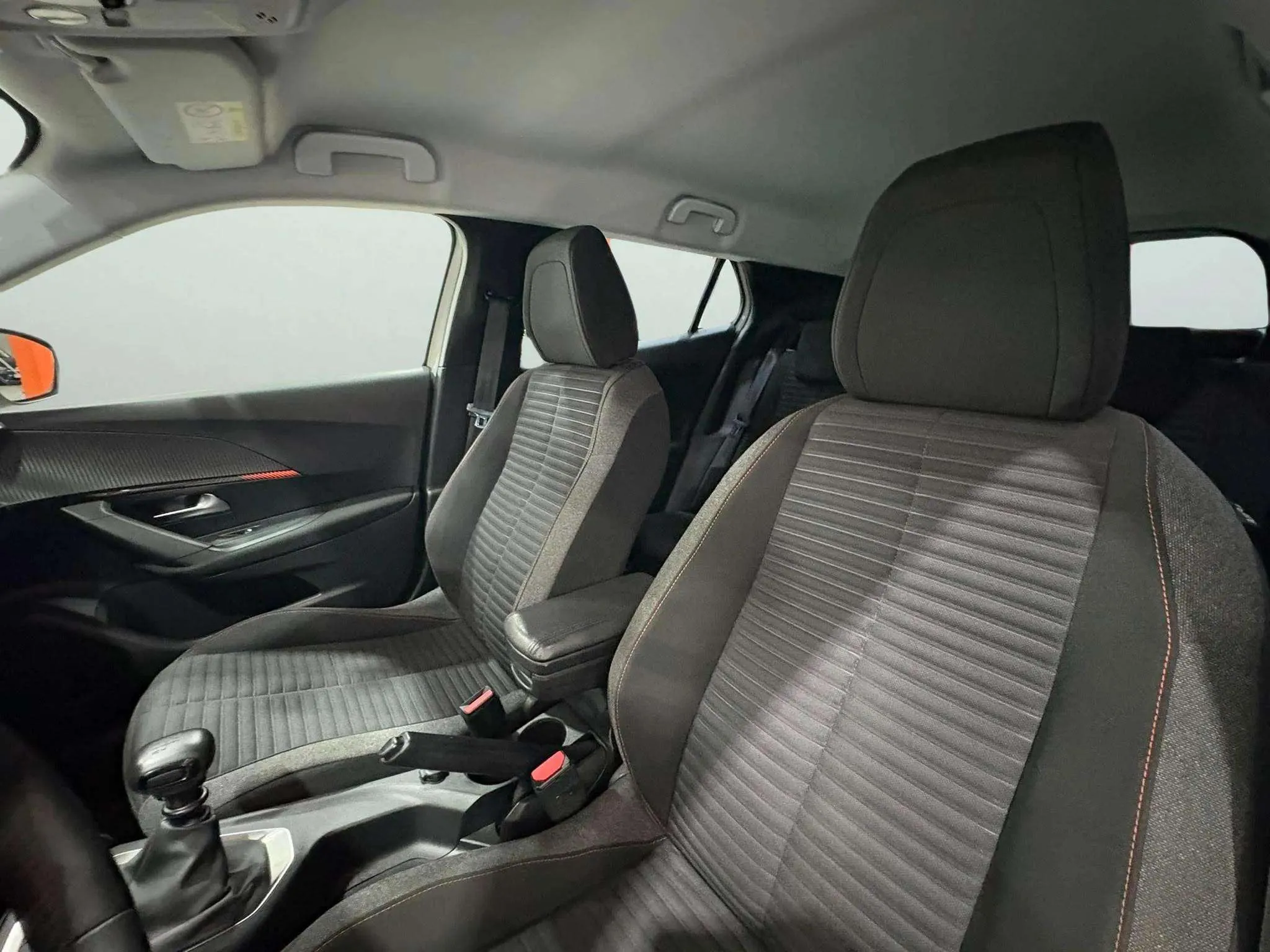 Peugeot 2008 Active Pack PureTech 100 BVM6 - foto 15