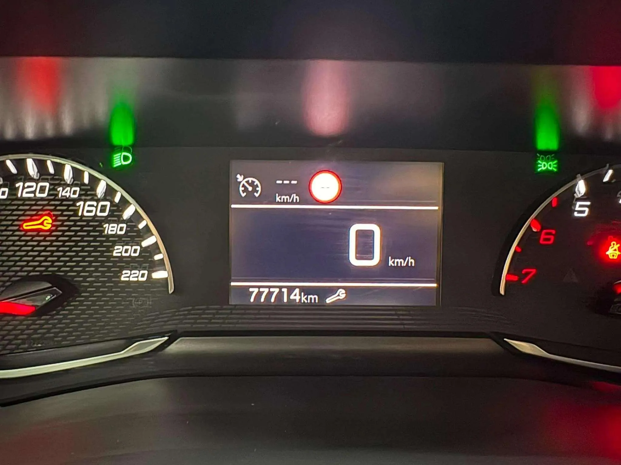 Peugeot 2008 Active Pack PureTech 100 BVM6 - foto 13