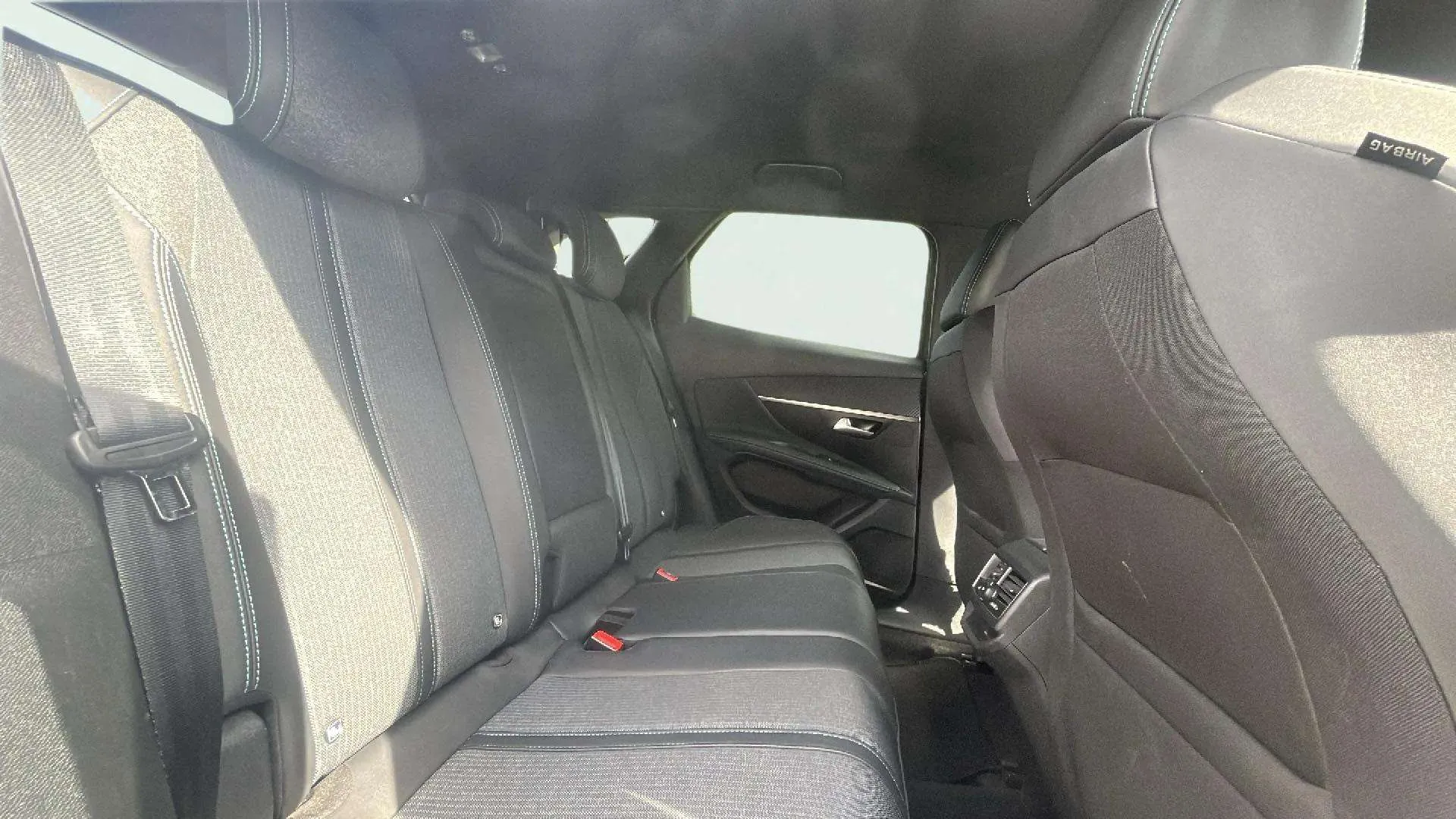 Peugeot 3008 1.2 PureTech Allure Pack - foto 25