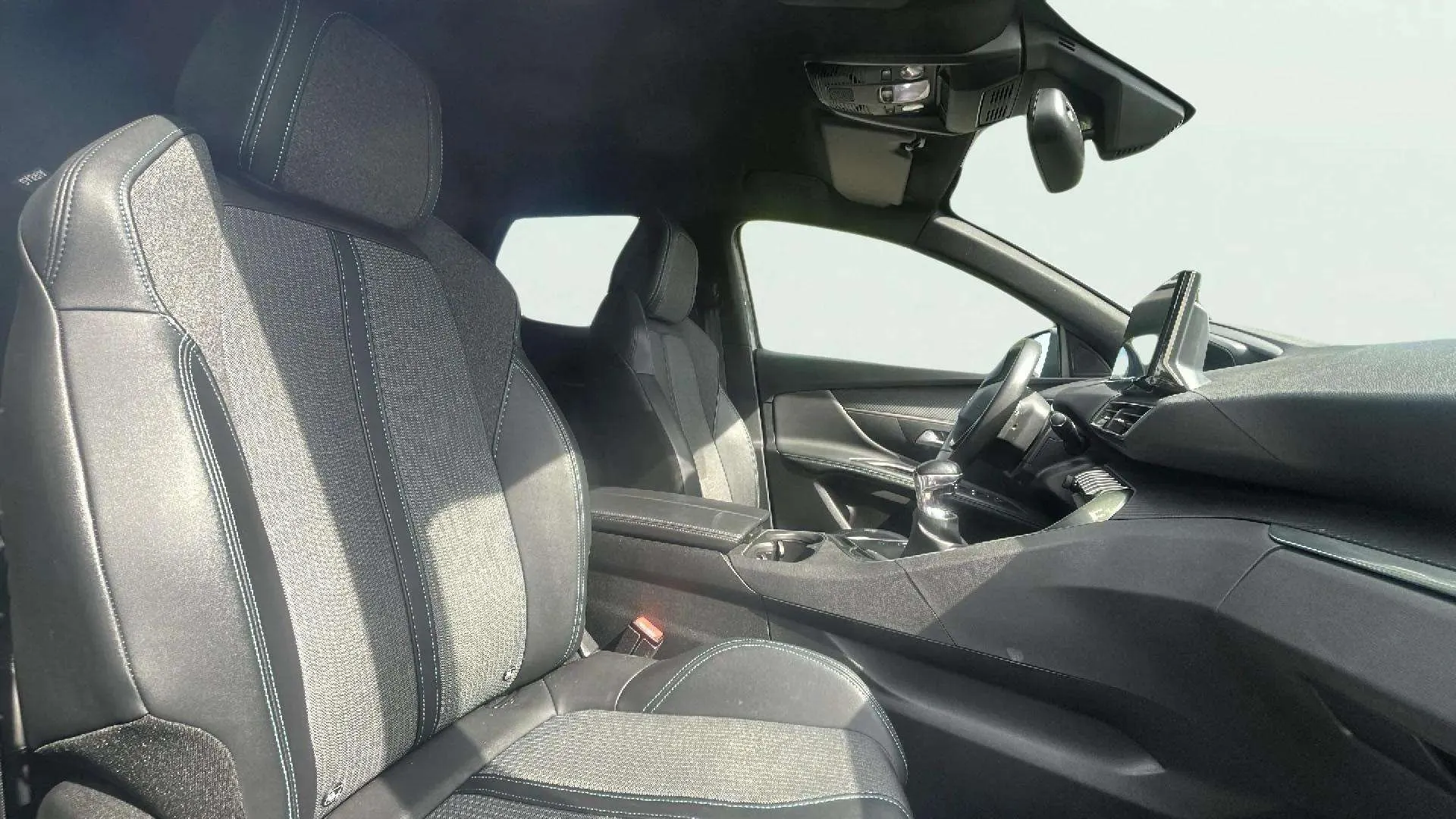 Peugeot 3008 1.2 PureTech Allure Pack - foto 24