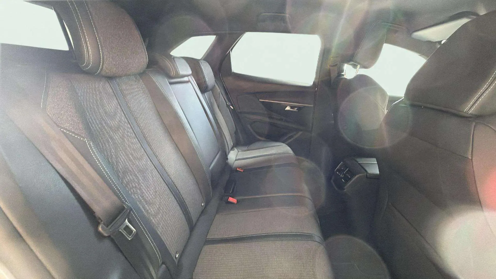 Peugeot 3008 1.2 PureTech Allure Pack - foto 25