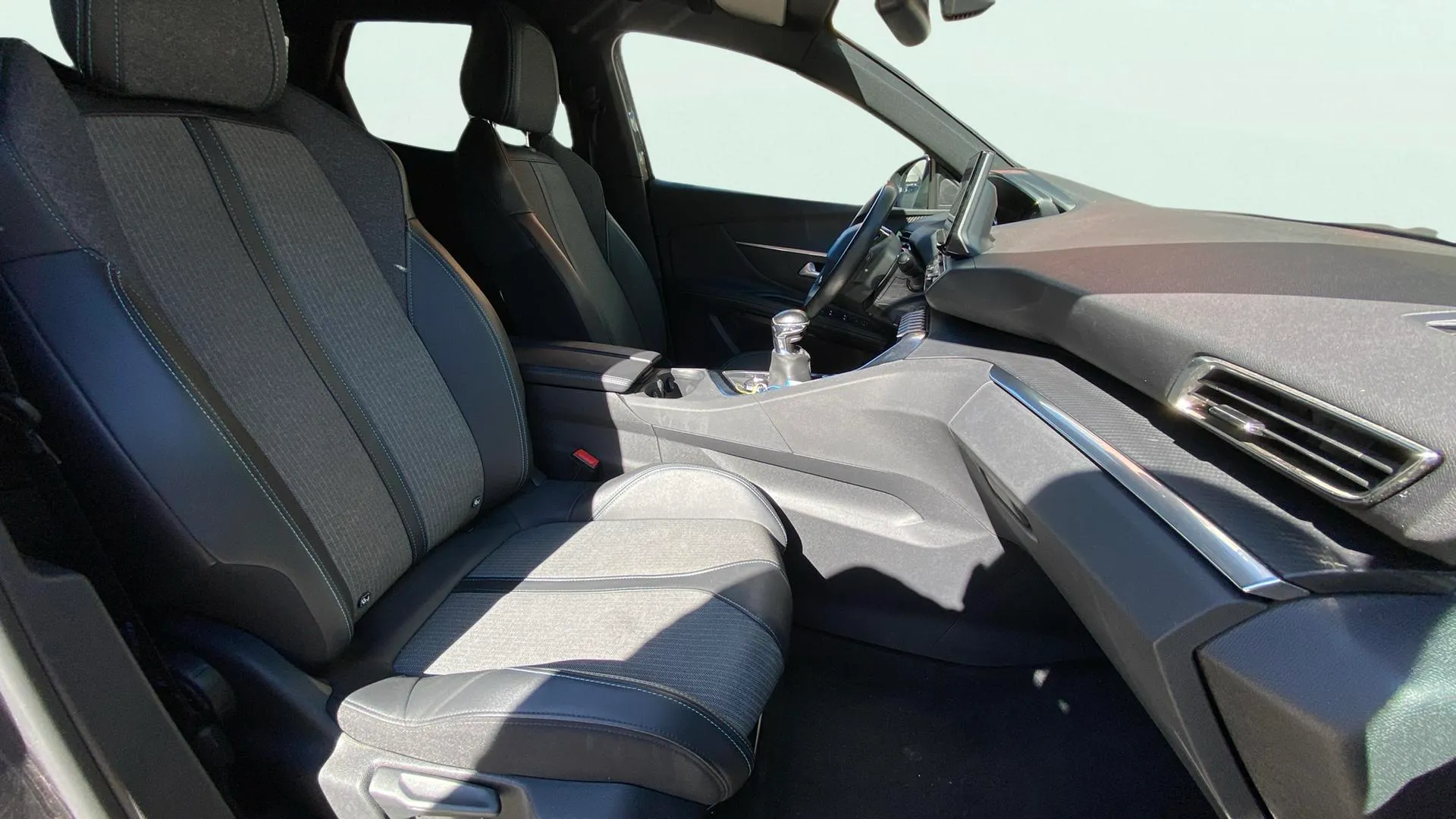 Peugeot 3008 1.2 PureTech Allure Pack - foto 12