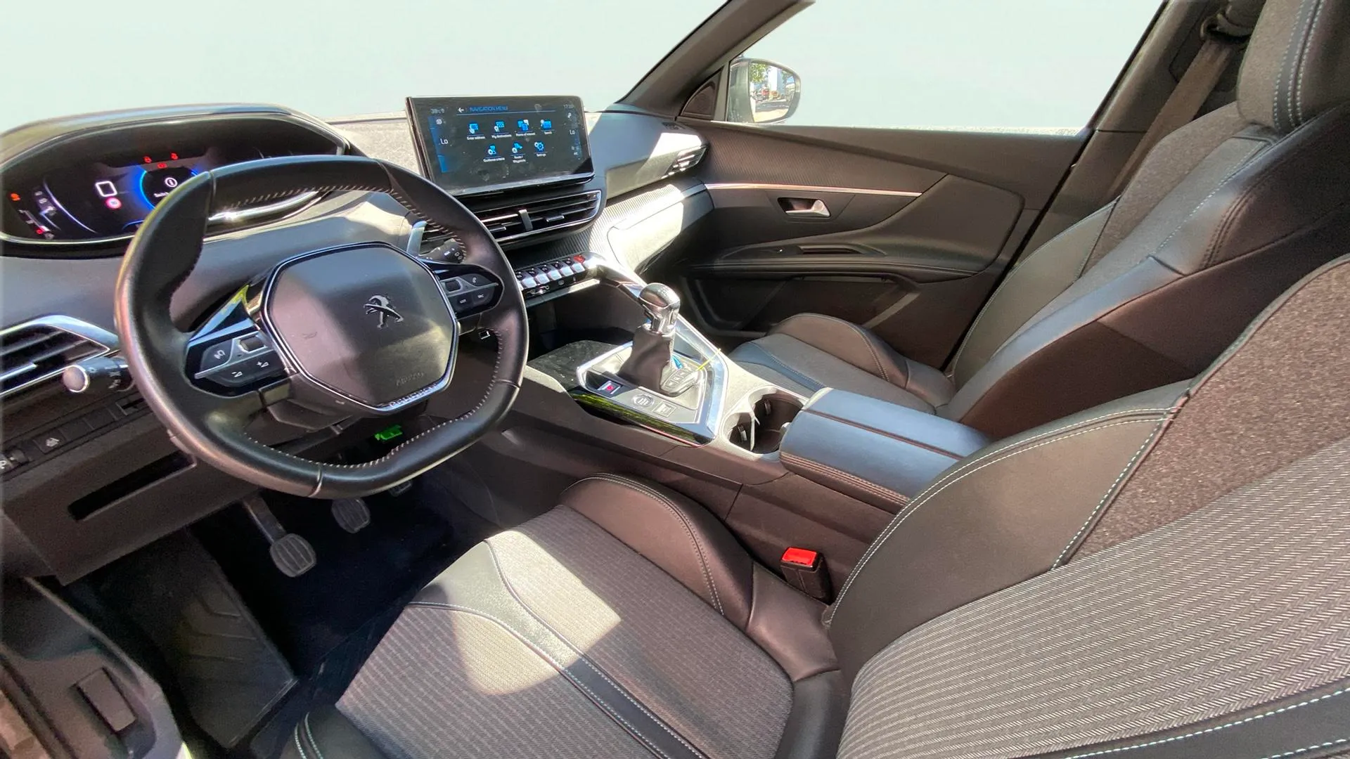 Peugeot 3008 1.2 PureTech Allure Pack - foto 24