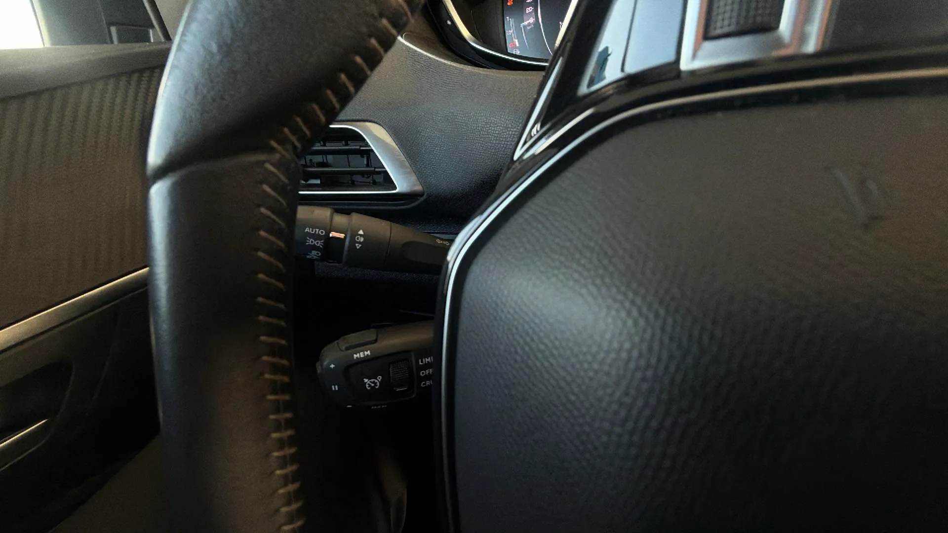 Peugeot 3008 1.2 PureTech Allure Pack - foto 14