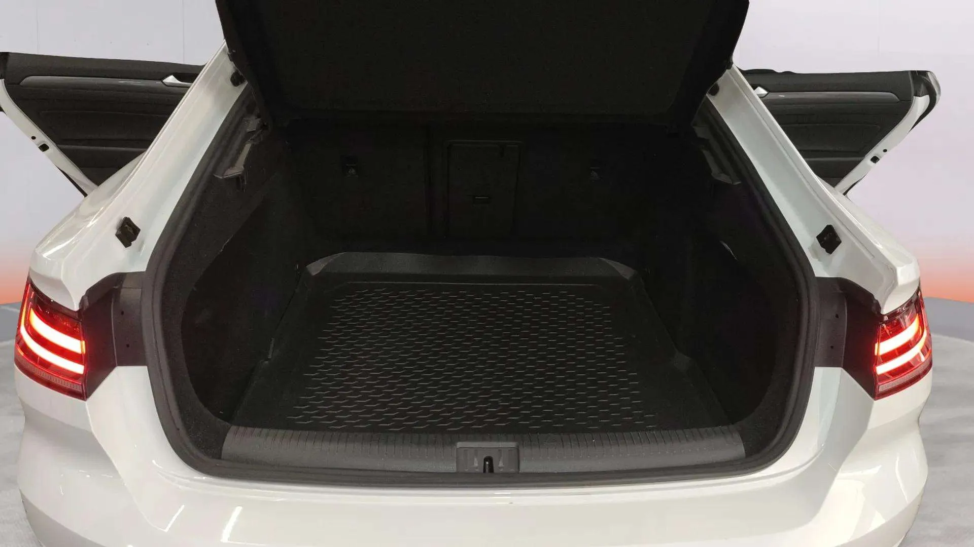 Volkswagen Arteon R-Line 2.0 TDI DSG - foto 6