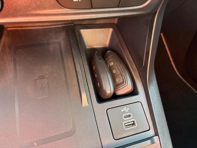 Ford Puma Hybrid Titanium Design 1.0 EcoBoost - foto 34