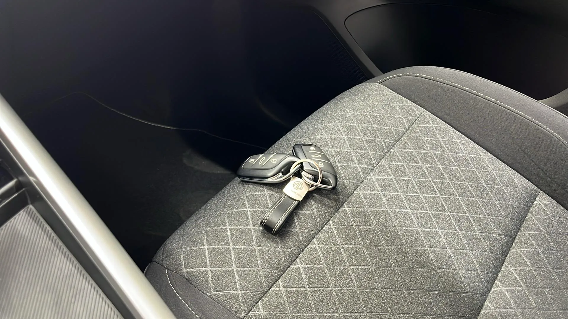 MG ZS Hybrid+ Comfort - foto 19