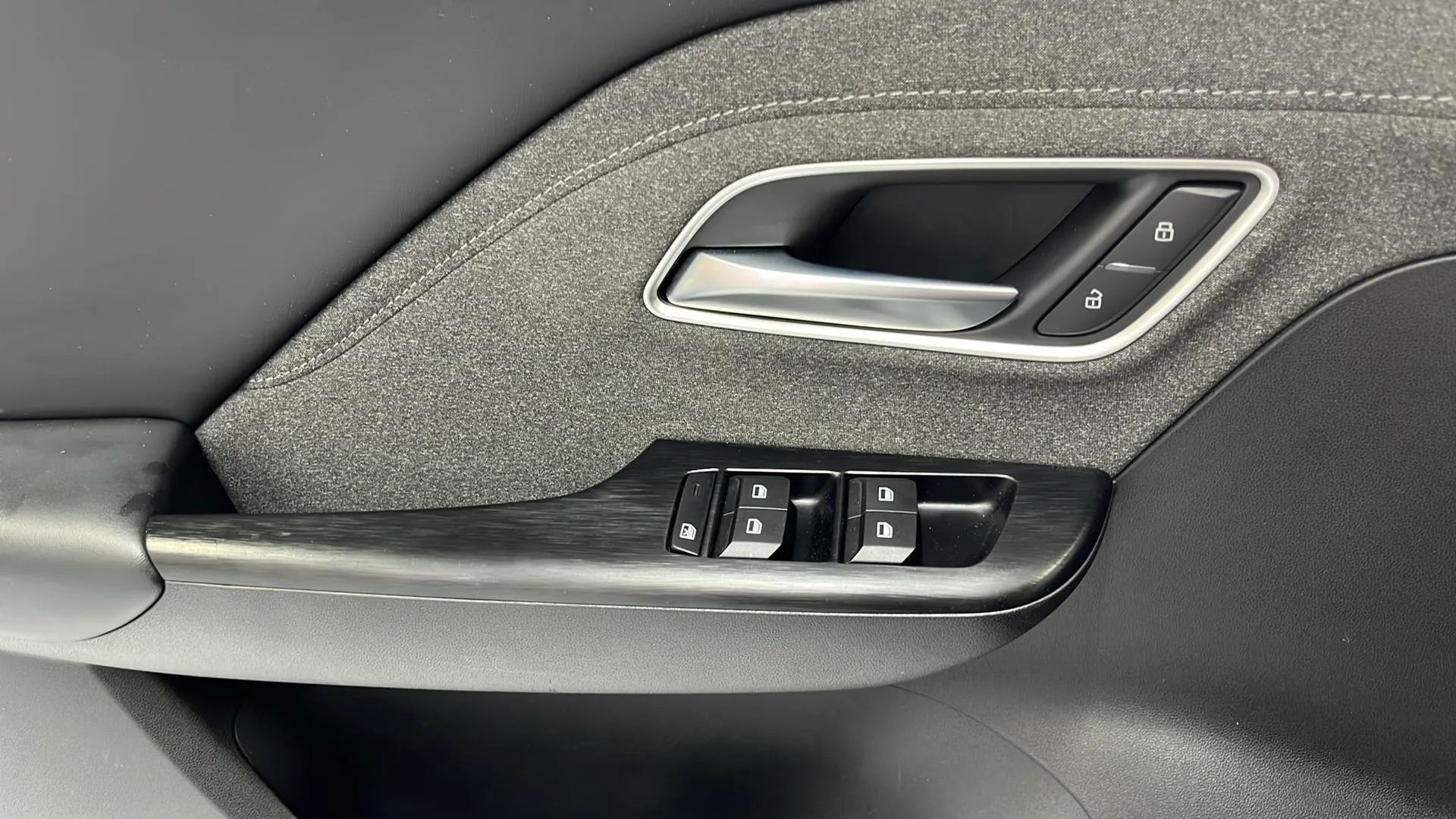 MG ZS Hybrid+ Comfort - foto 18