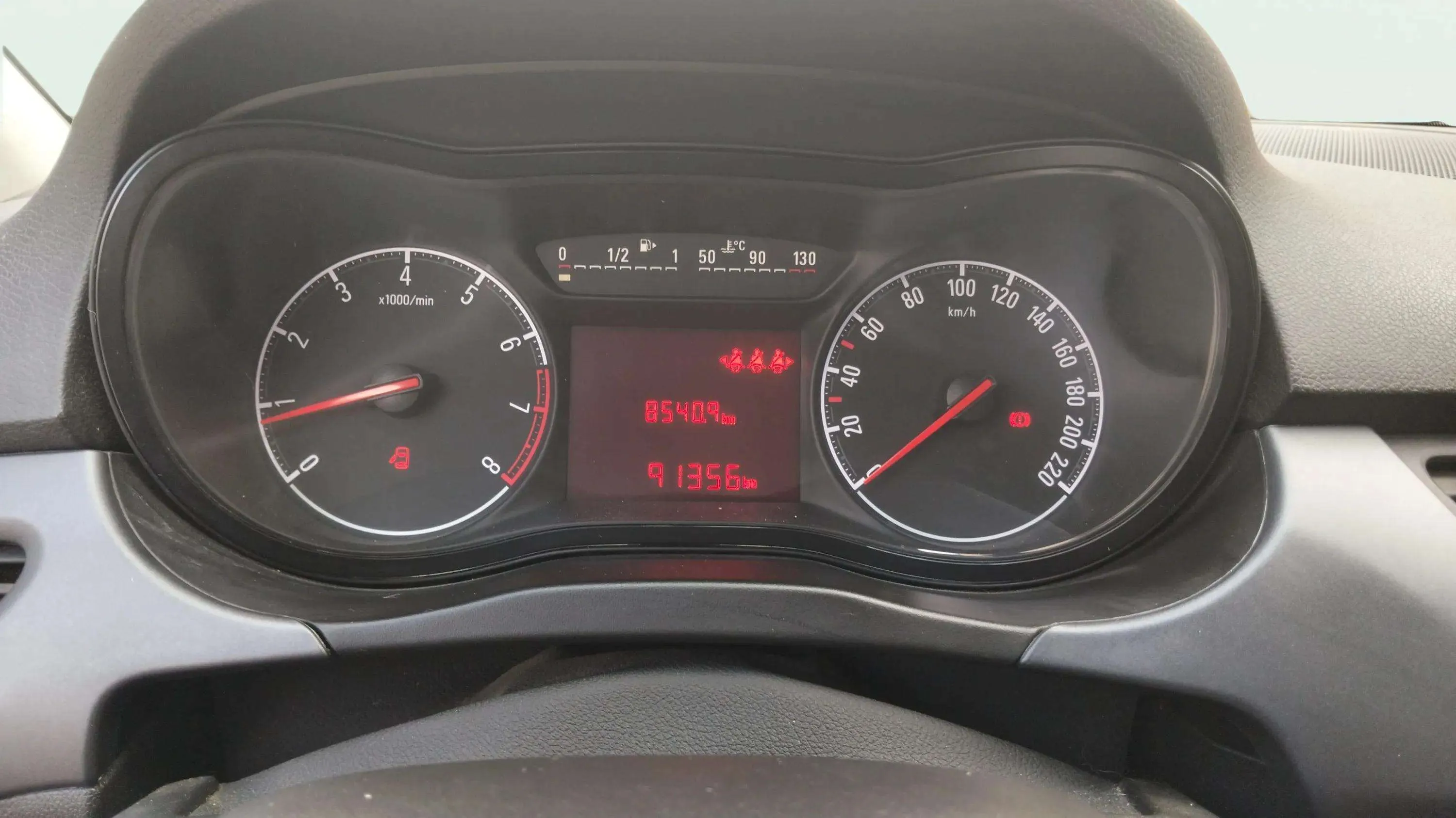 Opel Corsa 1.4 Expression - foto 10