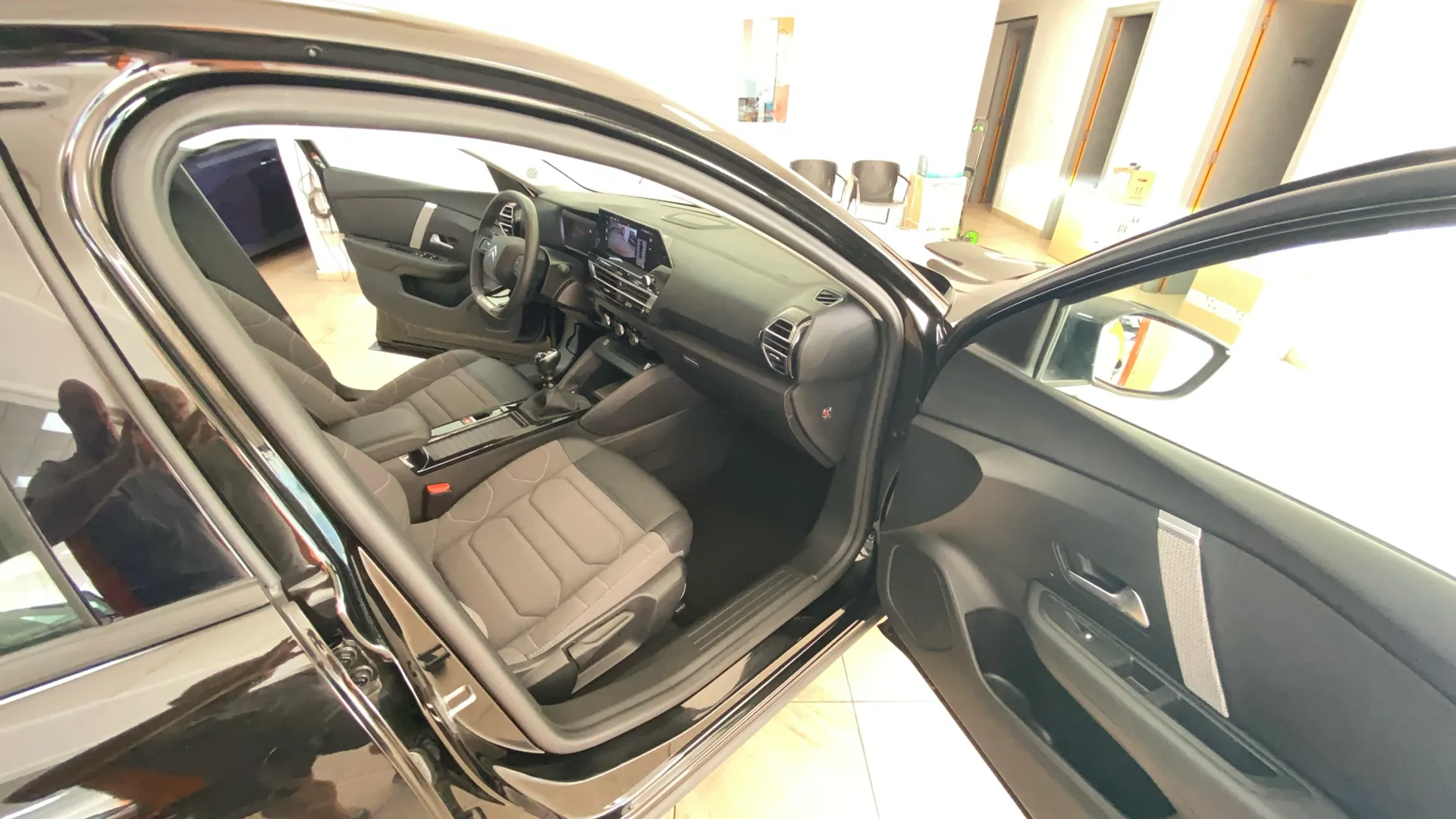 Citroën C4 PureTech 130 Plus - foto 9