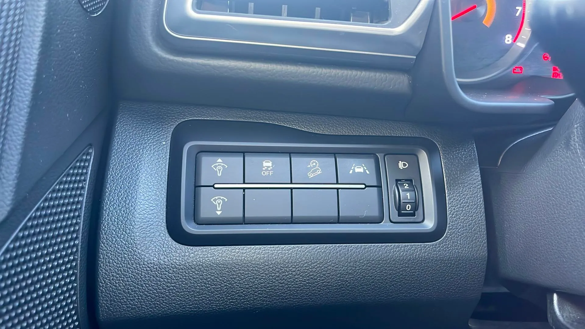 SsangYong Tivoli G15T Limited - foto 12