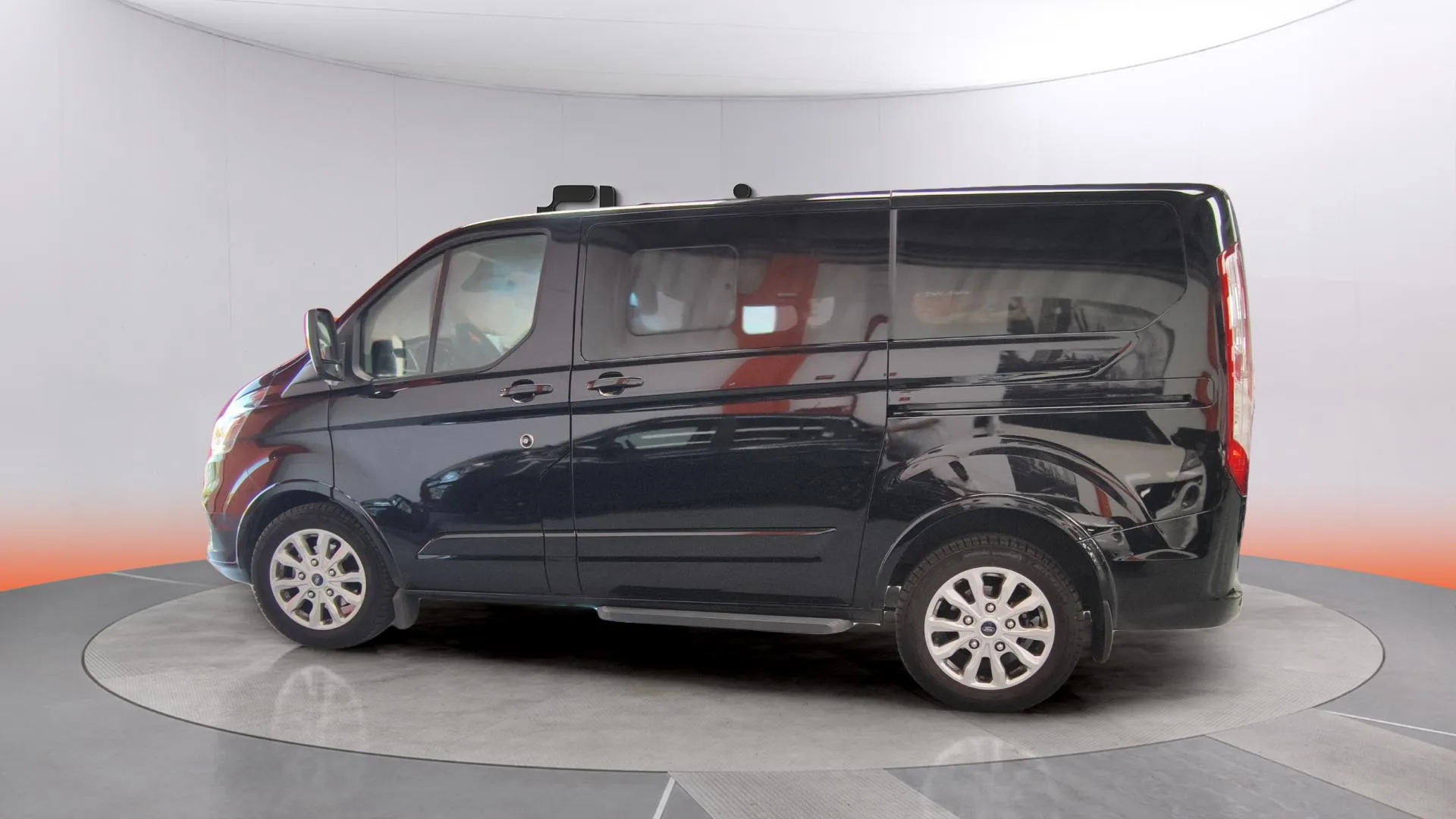 Ford Tourneo Custom 2.0 EcoBlue L1 Titanium 17 - foto 6