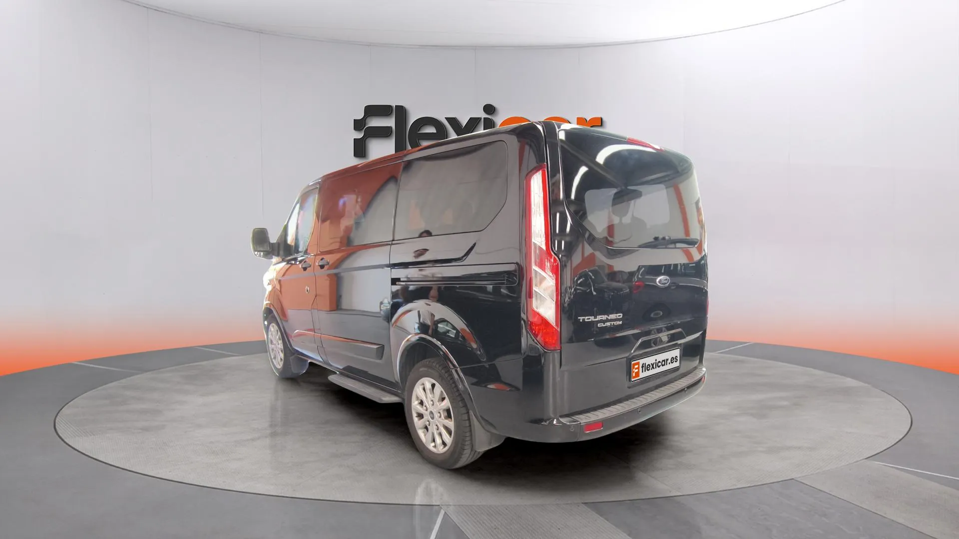 Ford Tourneo Custom 2.0 EcoBlue L1 Titanium 17 - foto 5