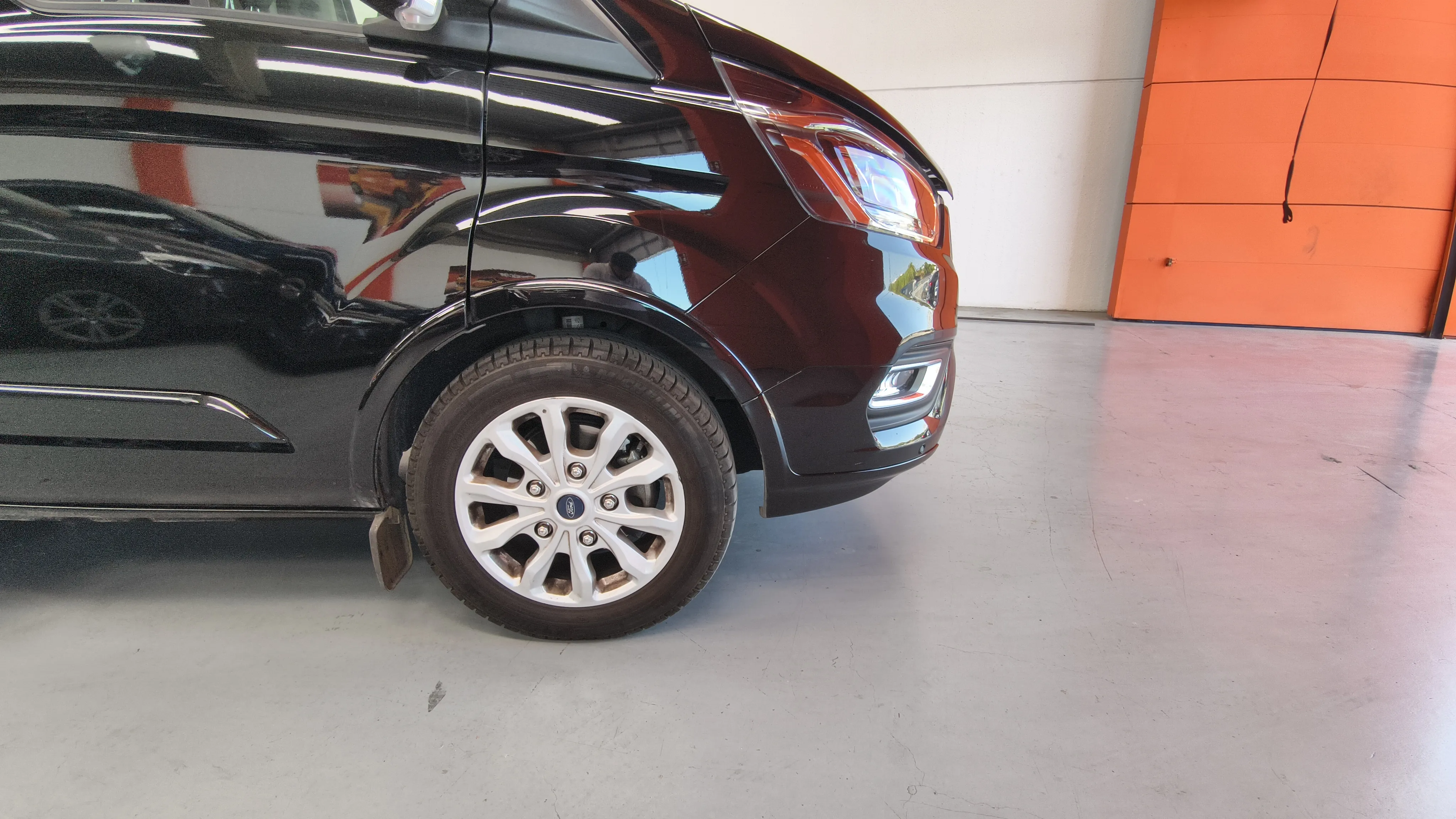Ford Tourneo Custom 2.0 EcoBlue L1 Titanium 17 - foto 16