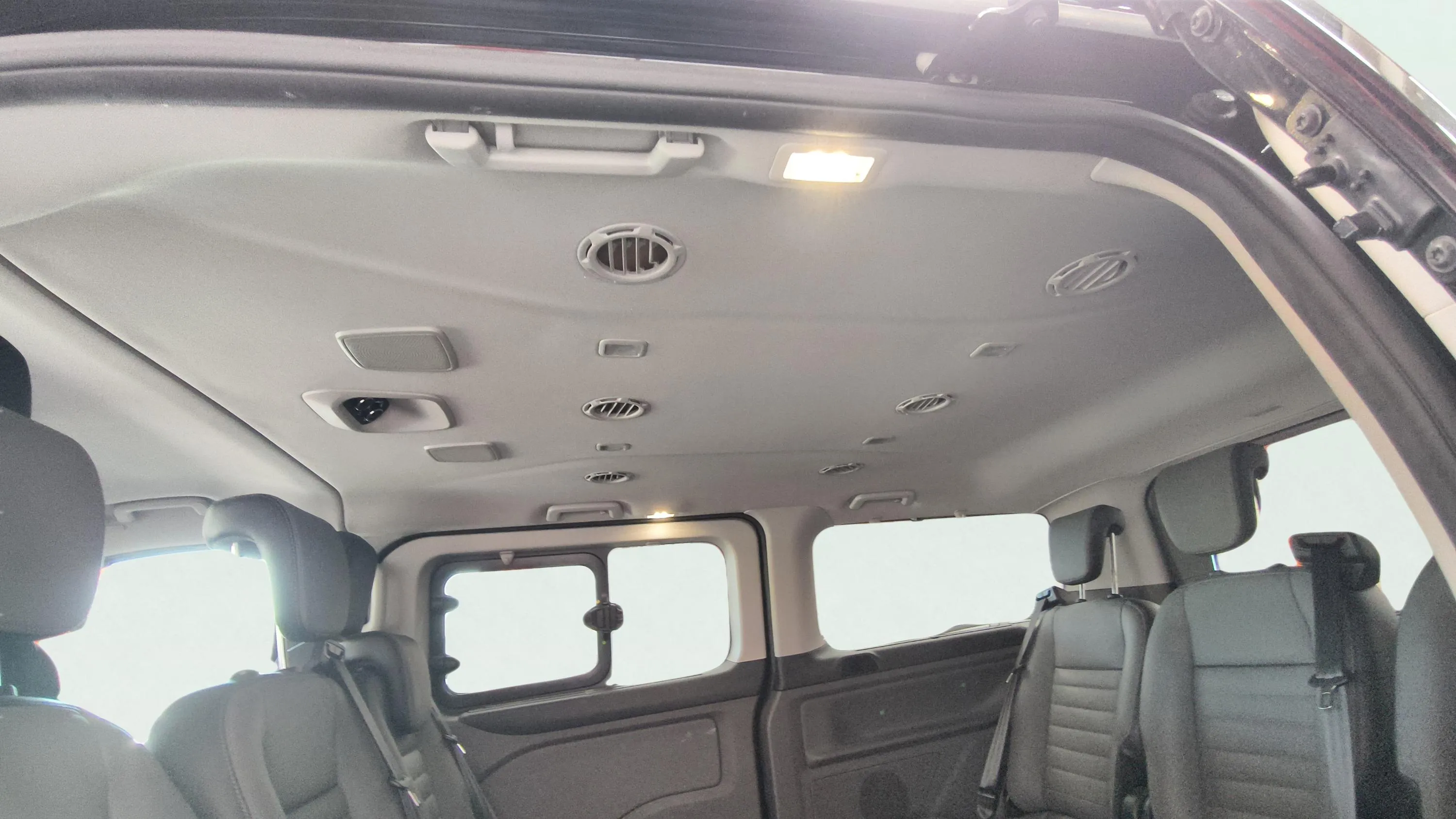 Ford Tourneo Custom 2.0 EcoBlue L1 Titanium 17 - foto 20