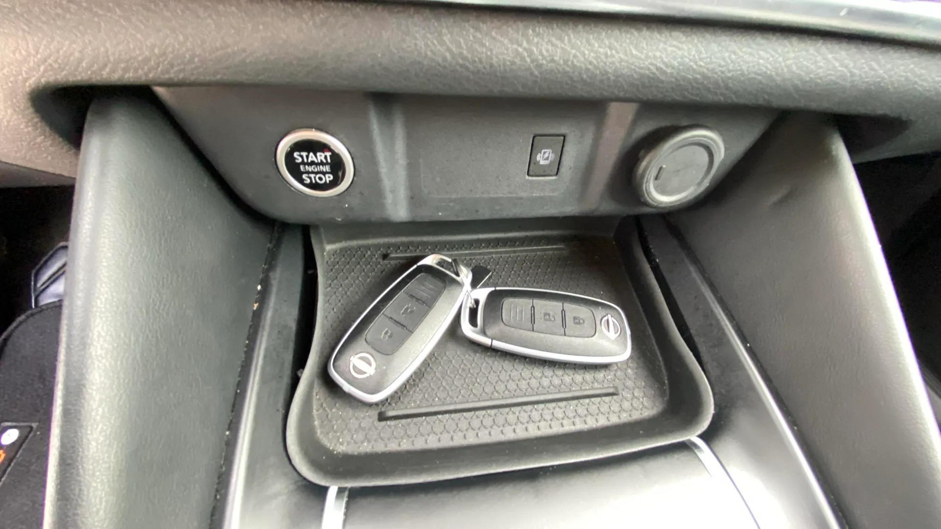 Nissan Qashqai DIG-T N-Connecta - foto 24
