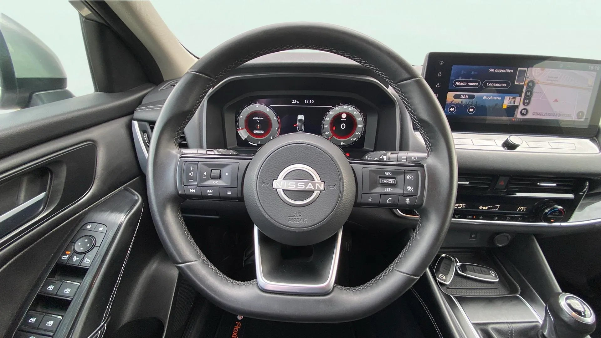 Nissan Qashqai DIG-T N-Connecta - foto 11