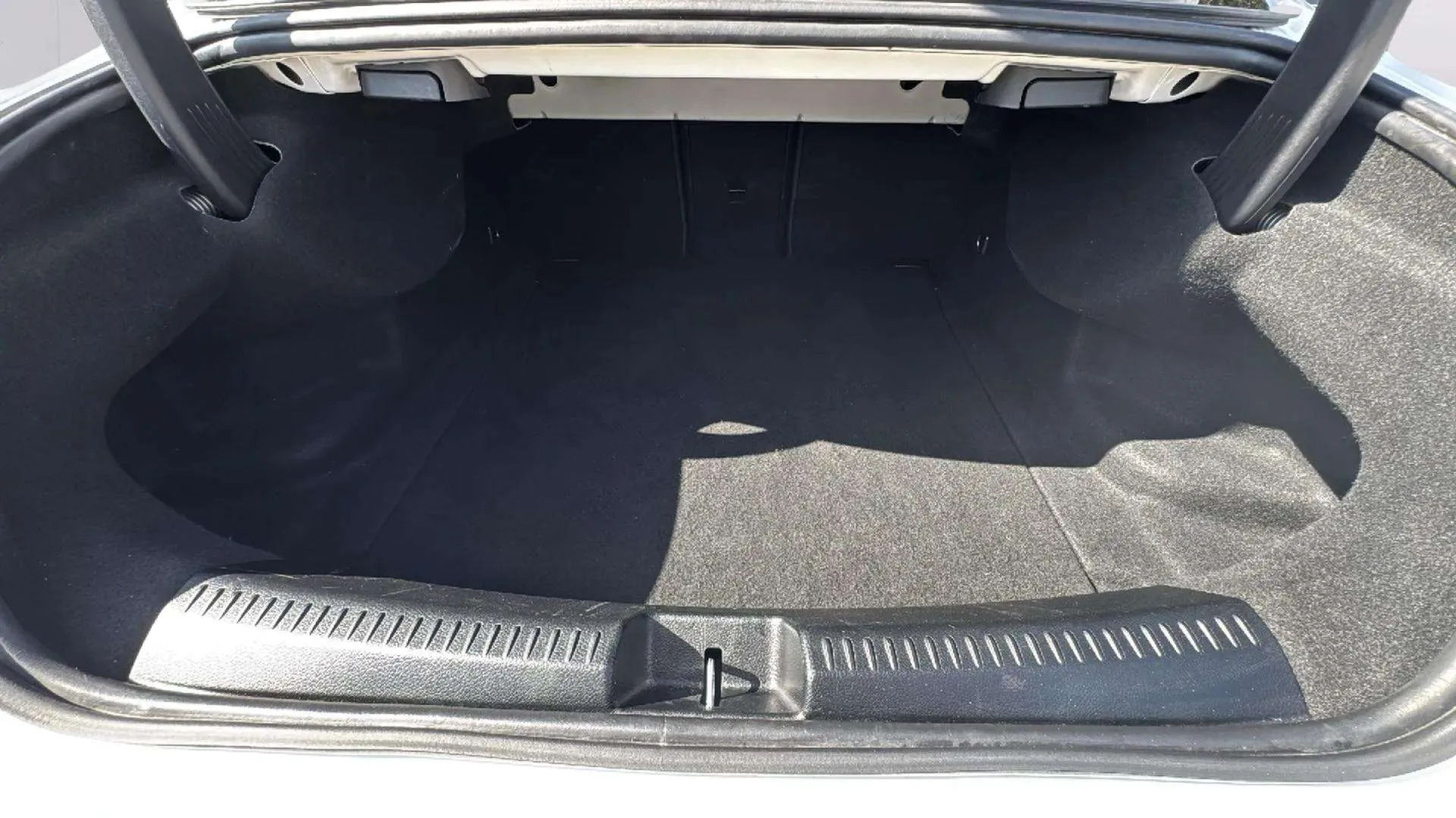 Mercedes-Benz CLA 180 - foto 16