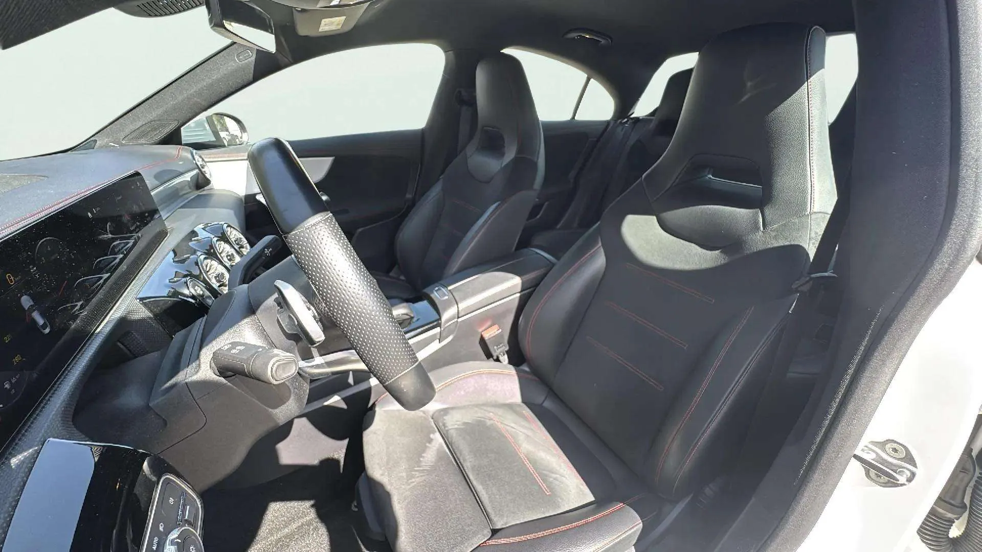 Mercedes-Benz CLA 180 - foto 13