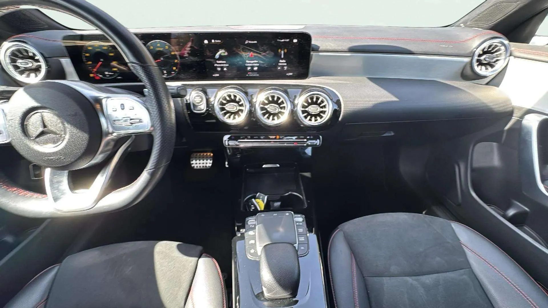 Mercedes-Benz CLA 180 - foto 10