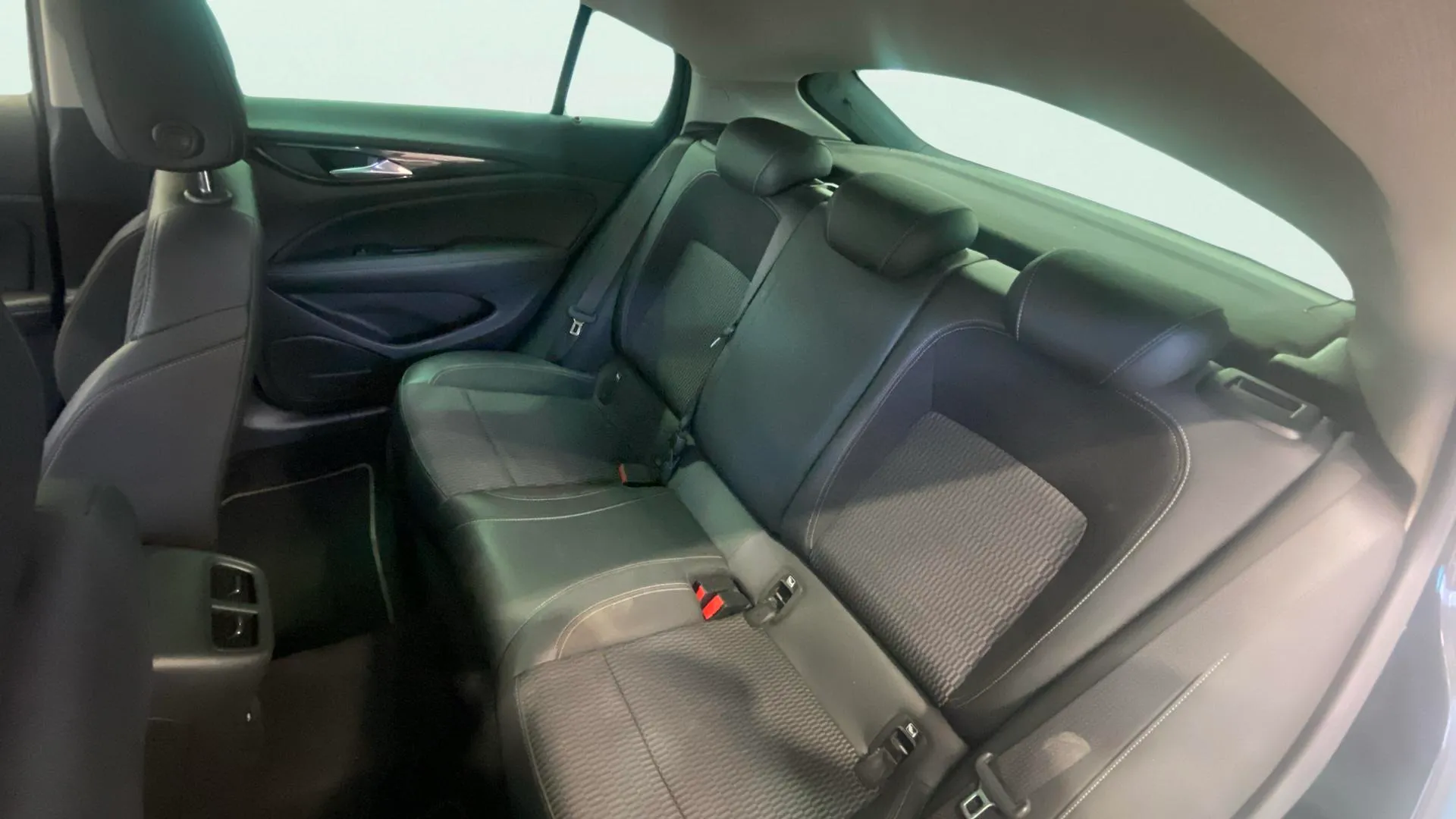 Opel Insignia GS 1.6 CDTi Turbo D Innovation - foto 17