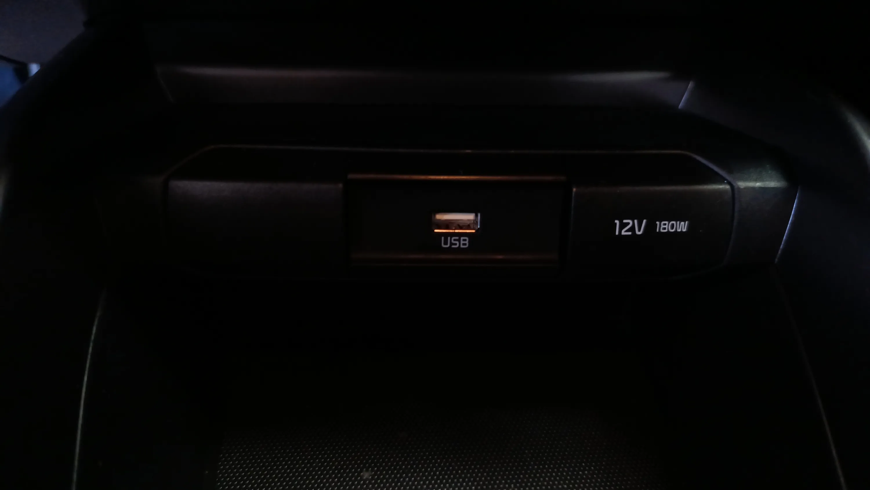 Kia Stonic 1.0 T-GDi MHEV Concept - foto 27