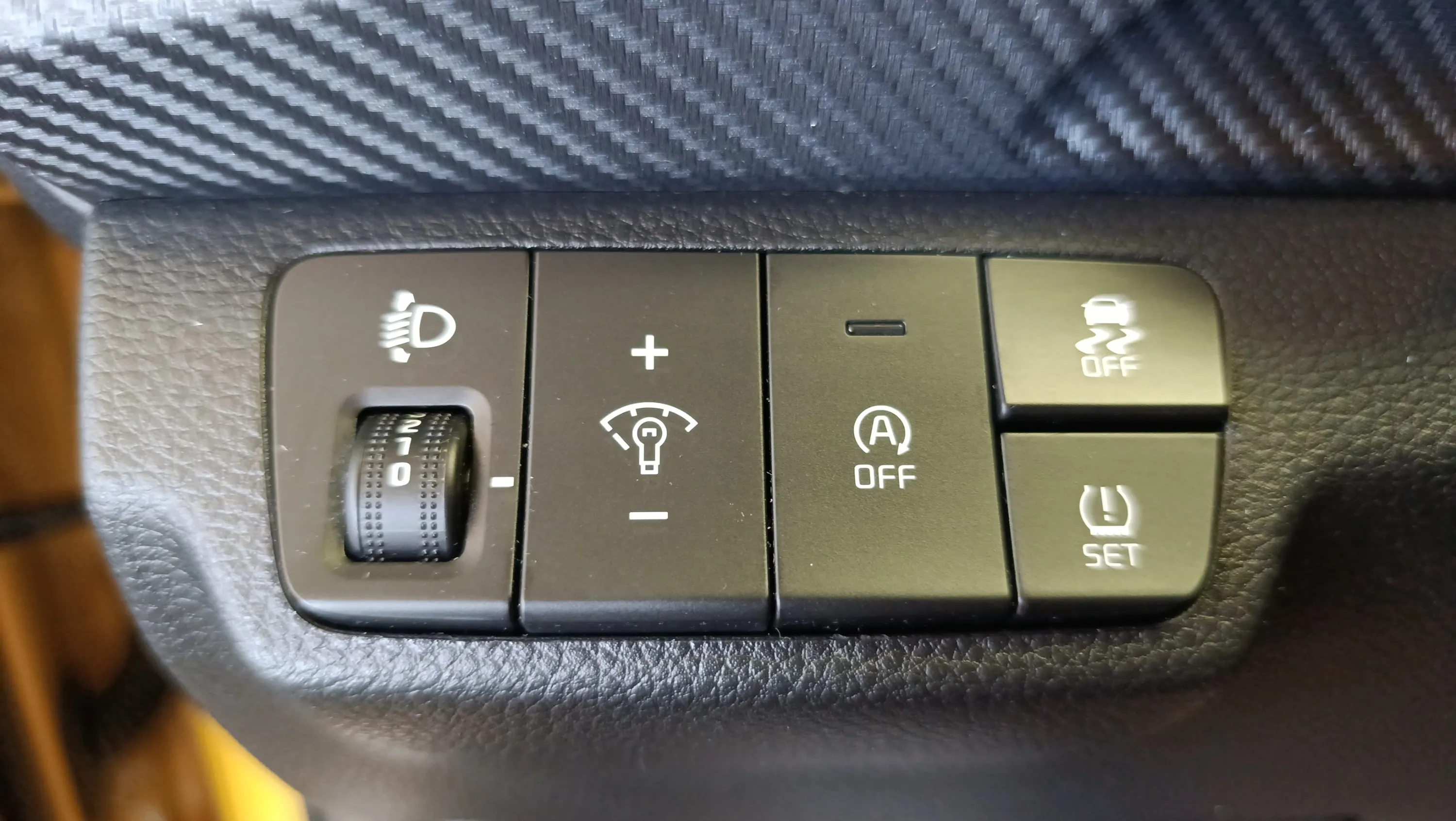 Kia Stonic 1.0 T-GDi MHEV Concept - foto 30