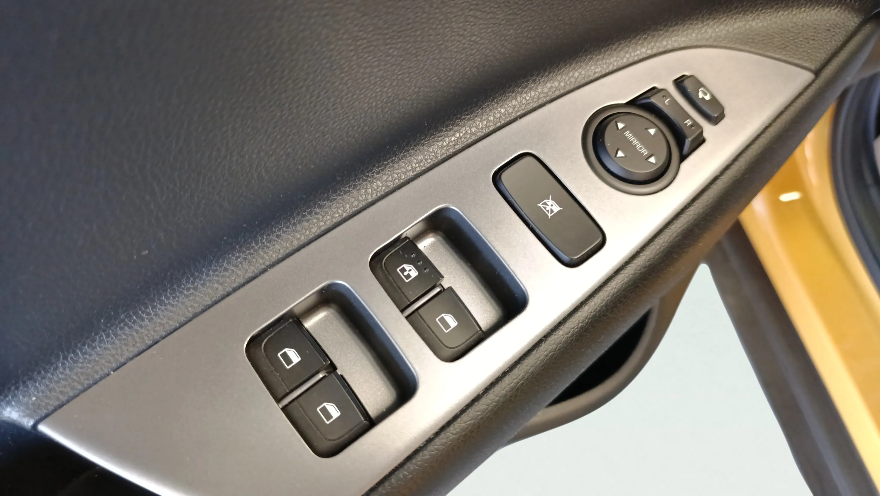 Kia Stonic 1.0 T-GDi MHEV Concept - foto 31