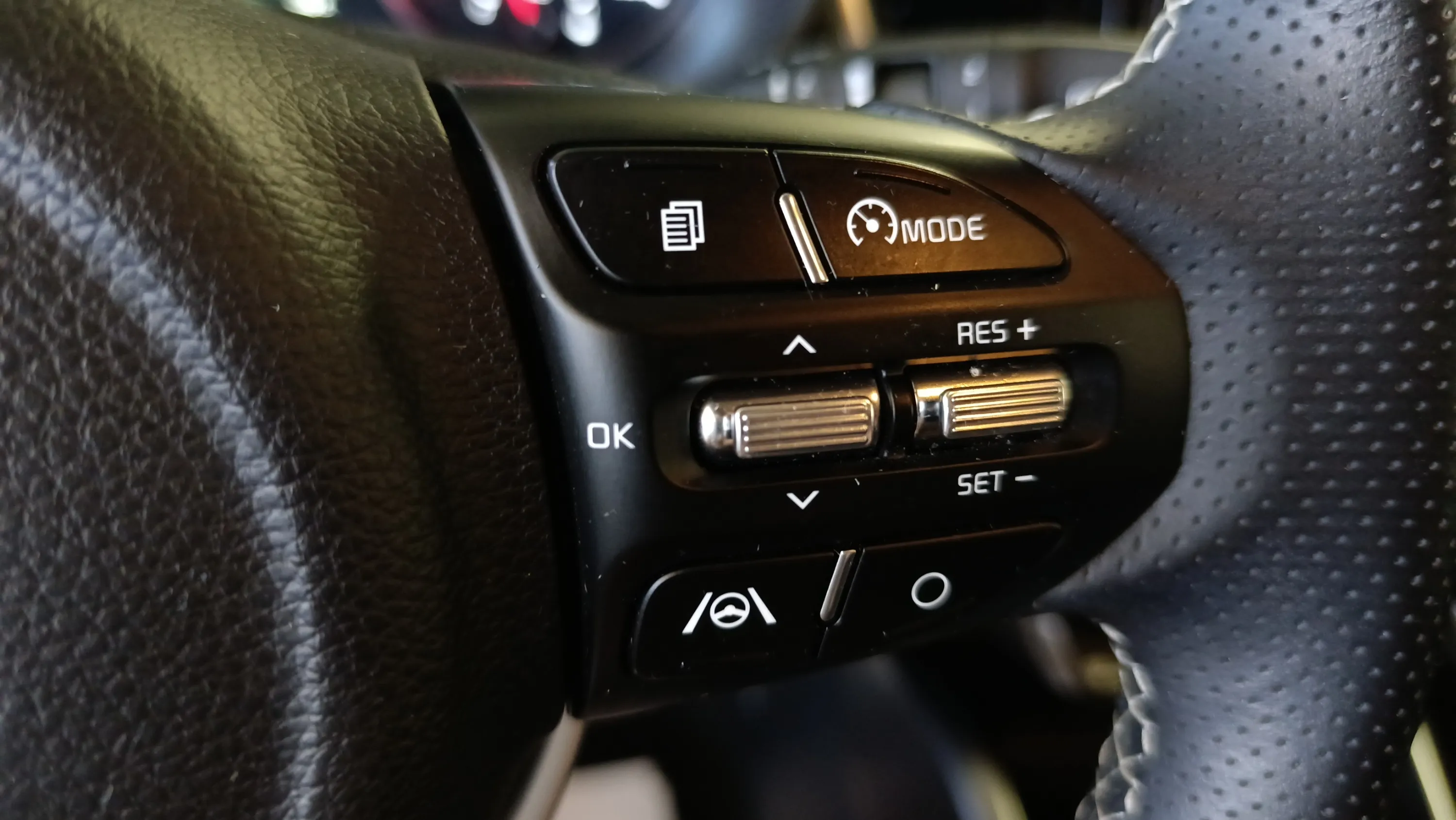 Kia Stonic 1.0 T-GDi MHEV Concept - foto 13