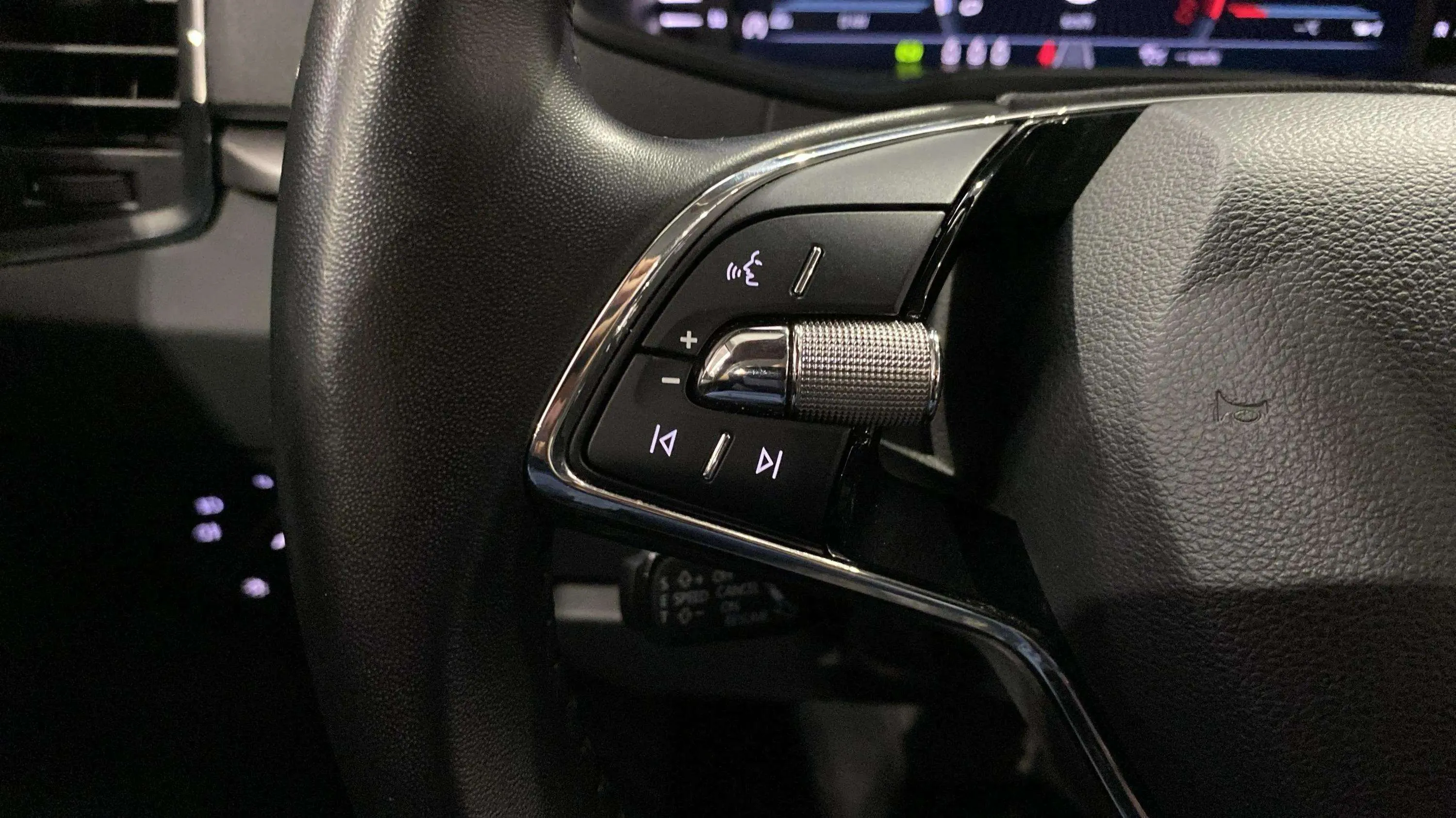 Škoda Karoq 2.0 TDI DSG 4x4 Ambition - foto 17