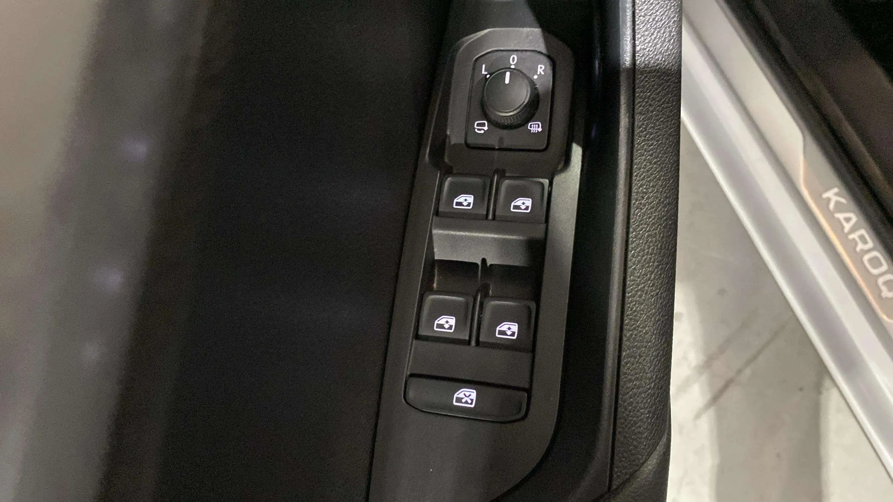 Škoda Karoq 2.0 TDI DSG 4x4 Ambition - foto 14