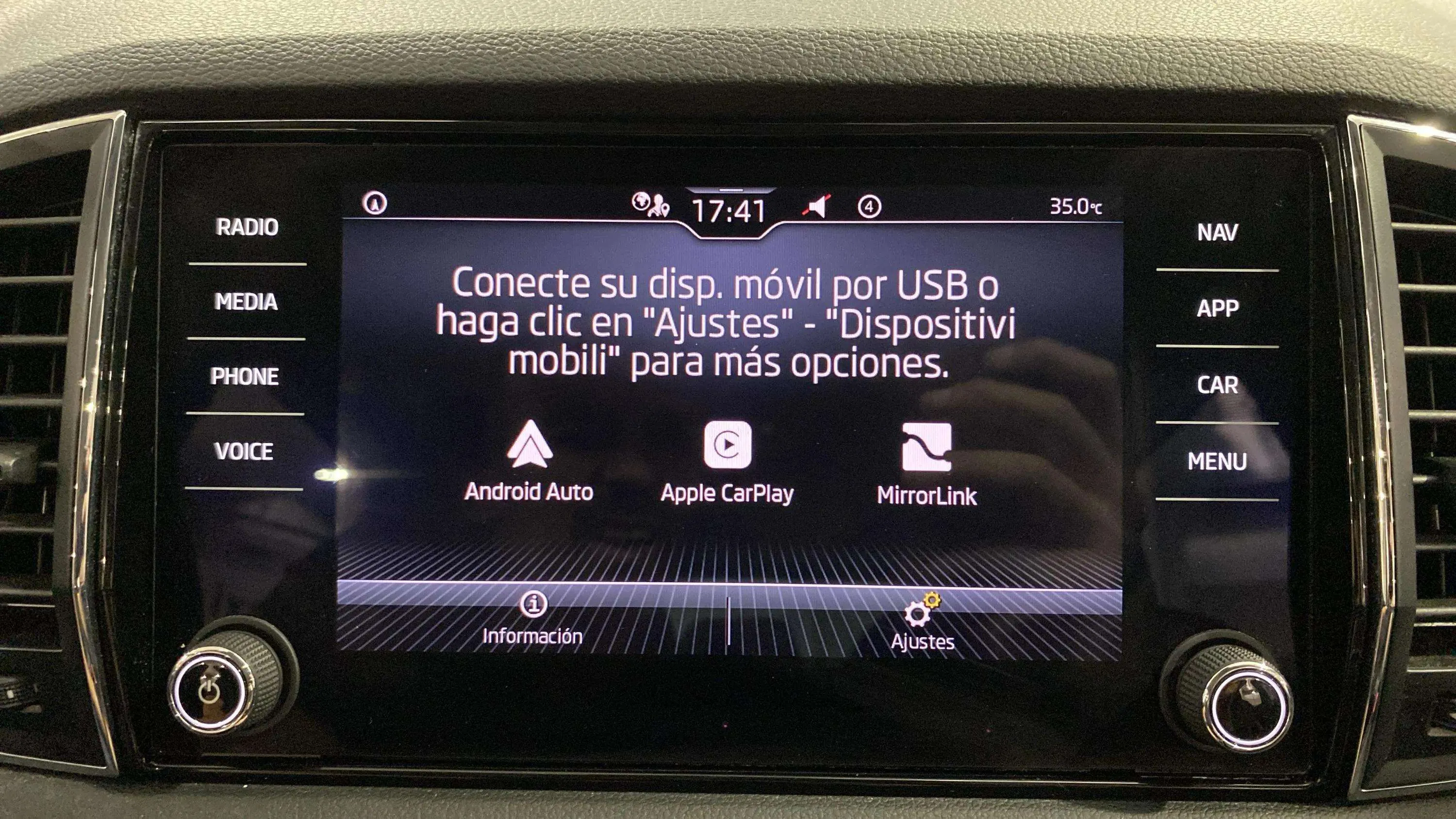 Škoda Karoq 2.0 TDI DSG 4x4 Ambition - foto 23